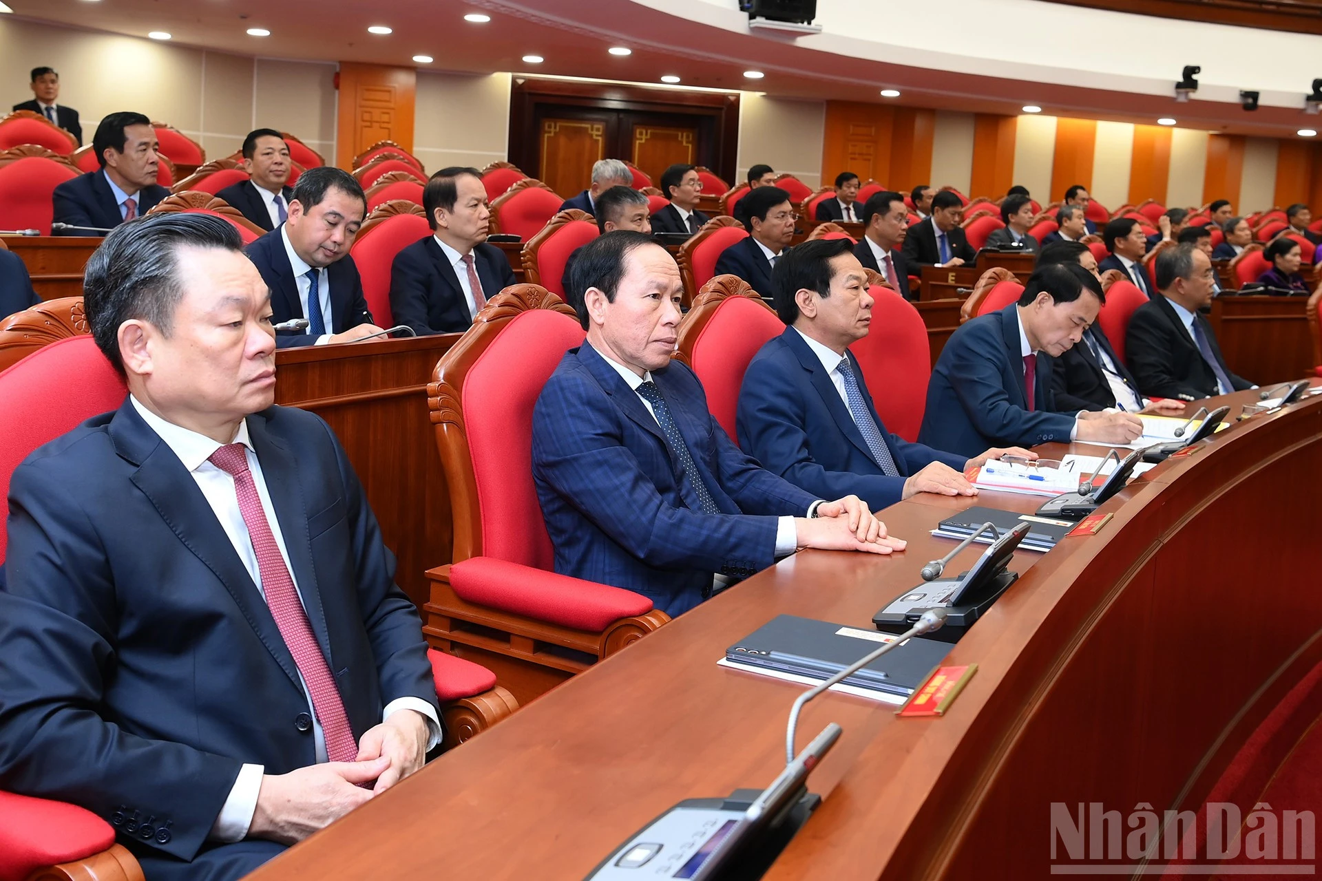 Be-mac-hoi-nghi-trung-uong-15-nhan-dan-5.jpg