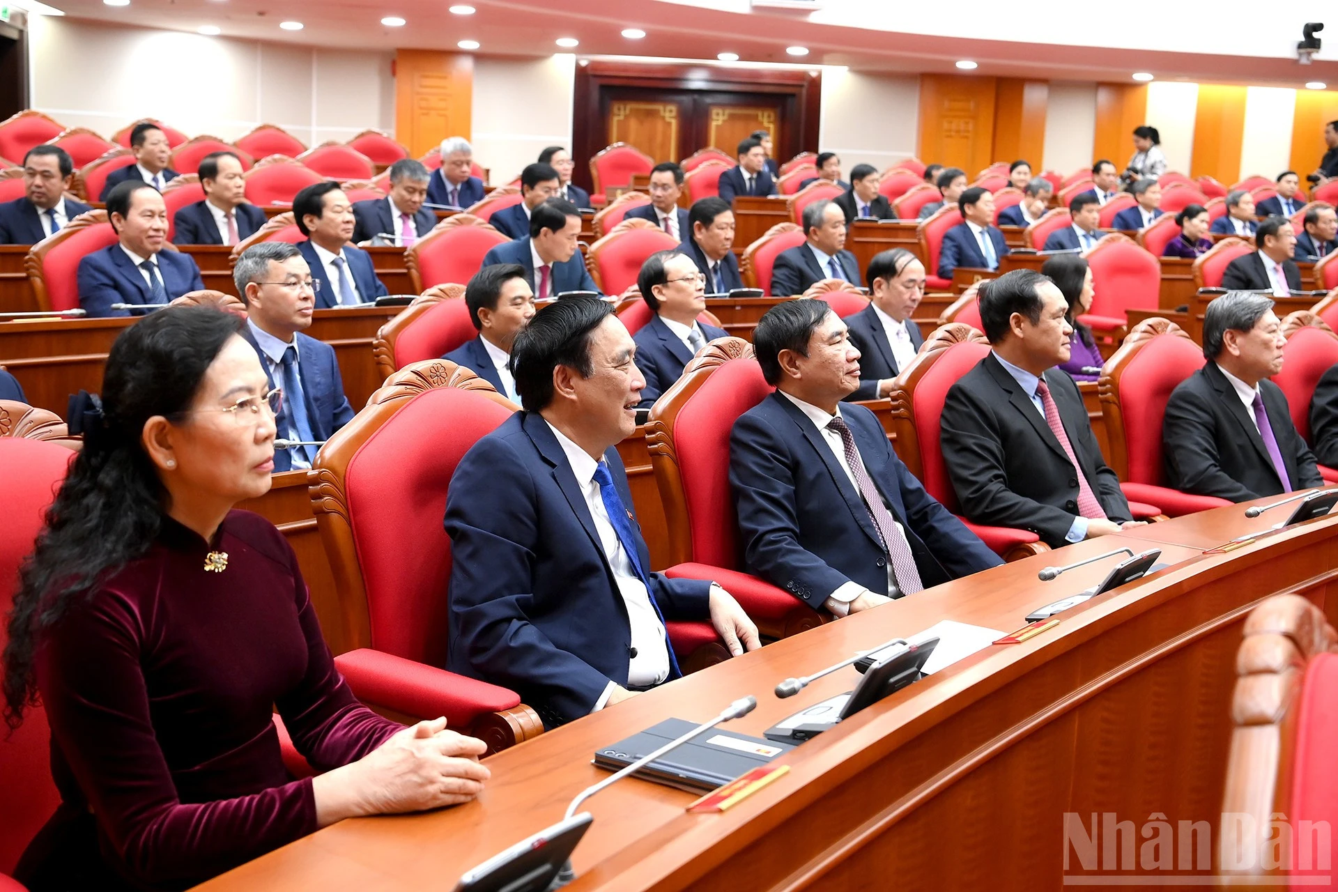 Be-mac-hoi-nghi-trung-uong-15-nhan-dan-6.jpg