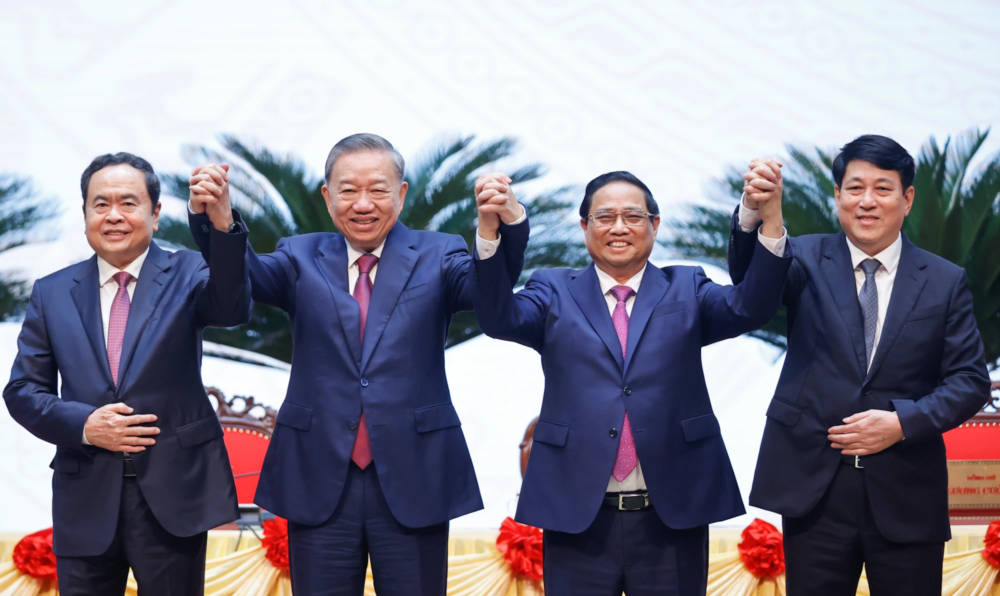 Việc thực hiện nghiêm túc các tiêu chí chính là chìa khóa để xây dựng đội ngũ lãnh đạo đủ sức đưa Việt Nam vươn tới tầm cao mới. Ảnh: VGP