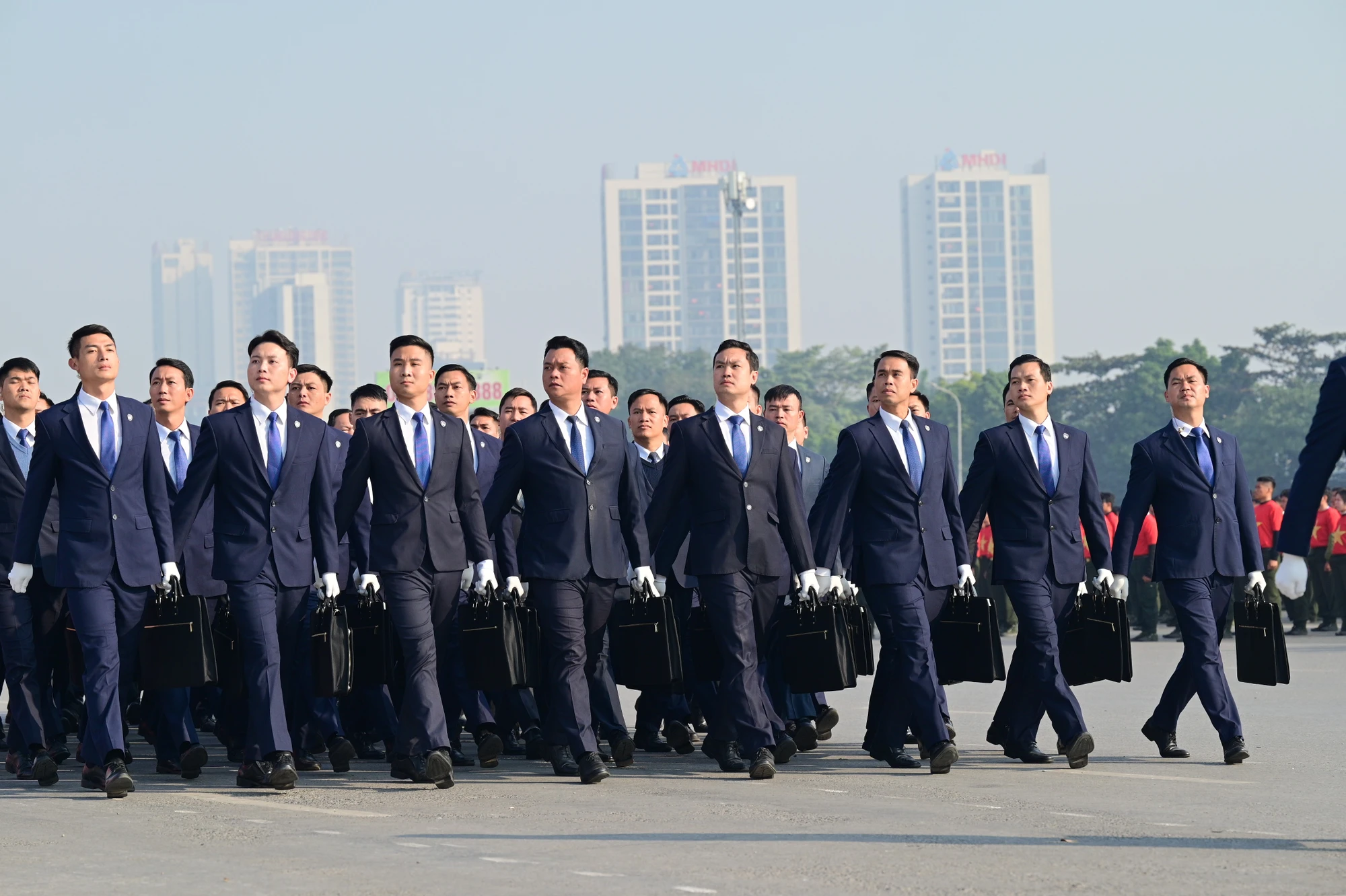 can-canh-cac-canh-ve-canh-sat-cung-dan-khi-tai-hien-dai-tai-le-tong-duyet-bao-ve-dai-hoi-dang-xiv-18.jpg