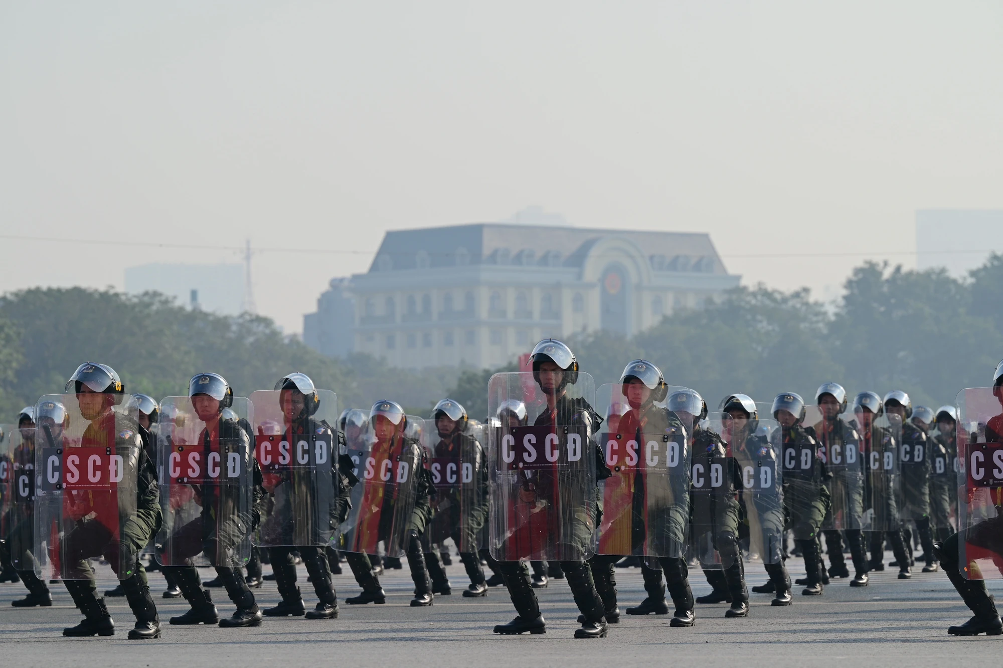 can-canh-cac-canh-ve-canh-sat-cung-dan-khi-tai-hien-dai-tai-le-tong-duyet-bao-ve-dai-hoi-dang-xiv-32.jpg