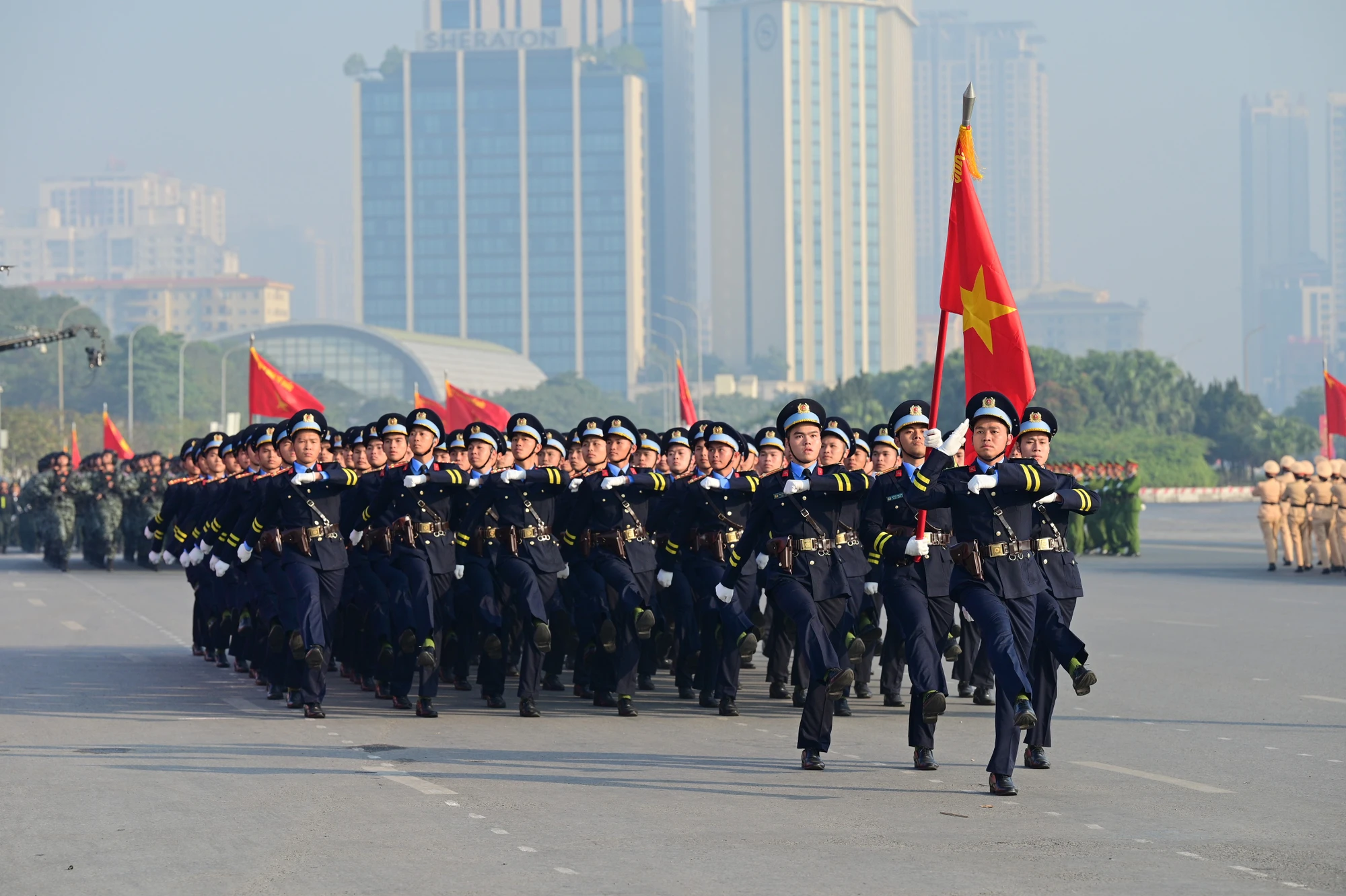 can-canh-cac-canh-ve-canh-sat-cung-dan-khi-tai-hien-dai-tai-le-tong-duyet-bao-ve-dai-hoi-dang-xiv-6.jpg