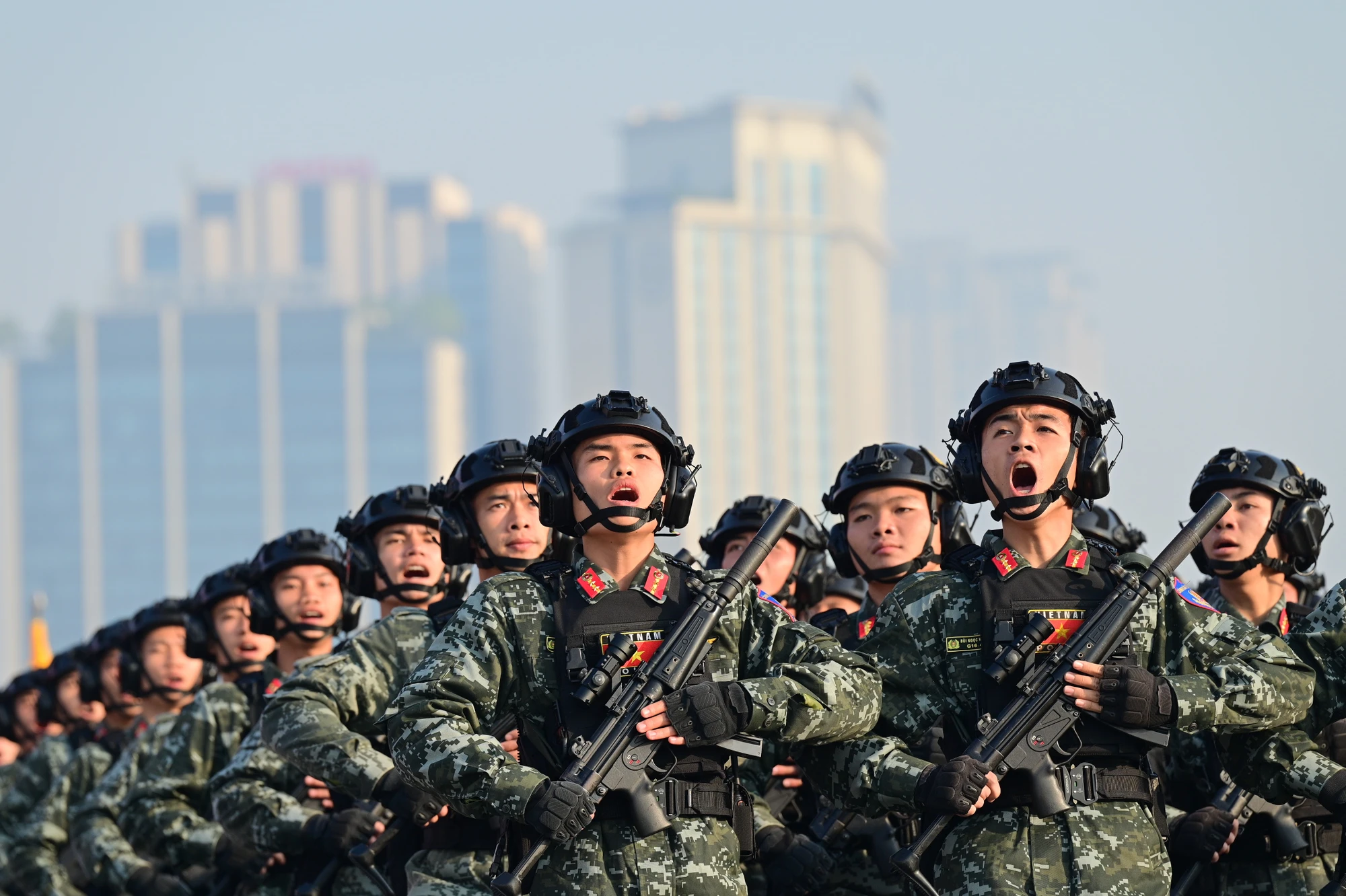 can-canh-cac-canh-ve-canh-sat-cung-dan-khi-tai-hien-dai-tai-le-tong-duyet-bao-ve-dai-hoi-dang-xiv-8.jpg