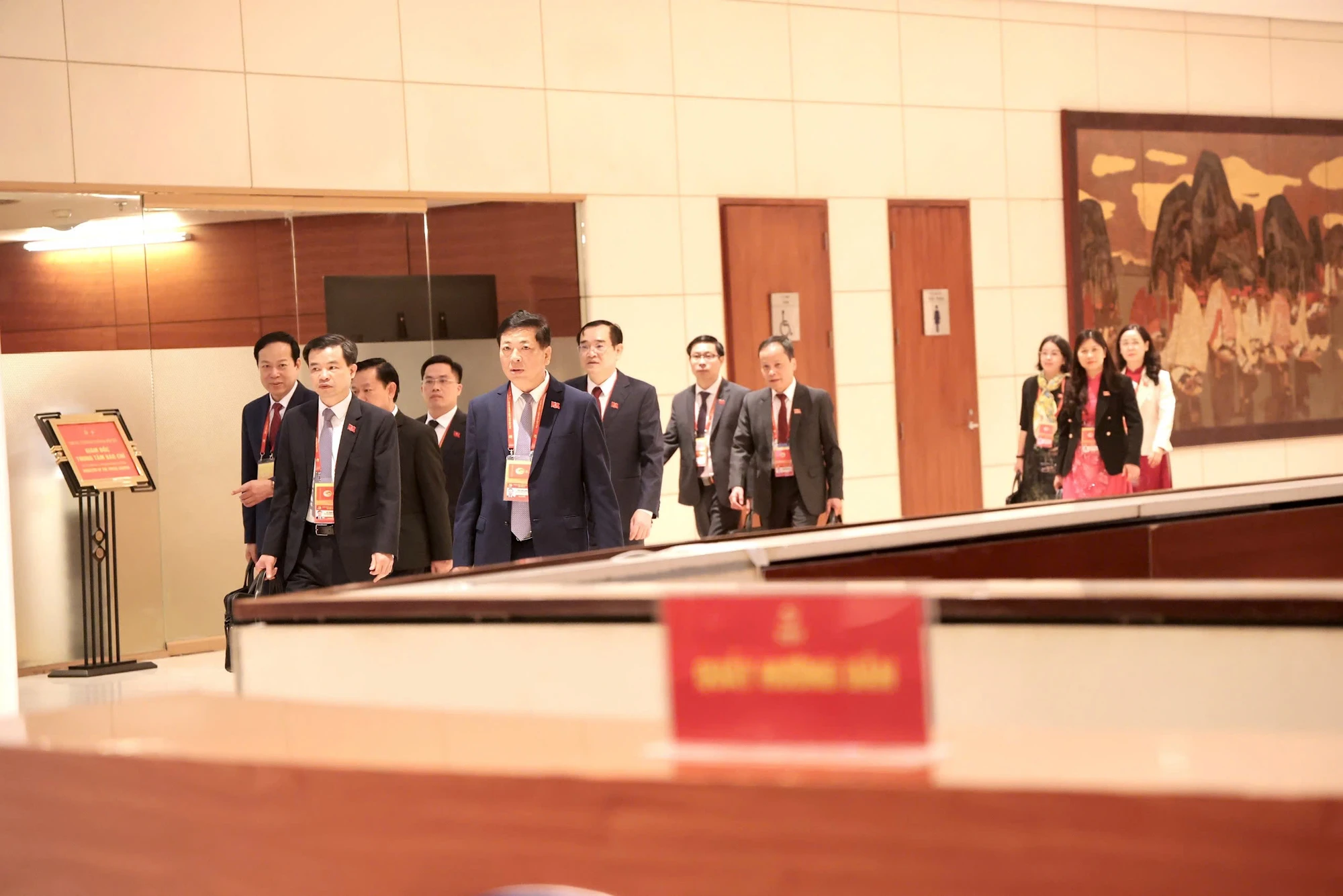 dai-bieu-vao-phien-tru-bi-dai-hoi-xiv-của-dang-le-thoa-1.jpg