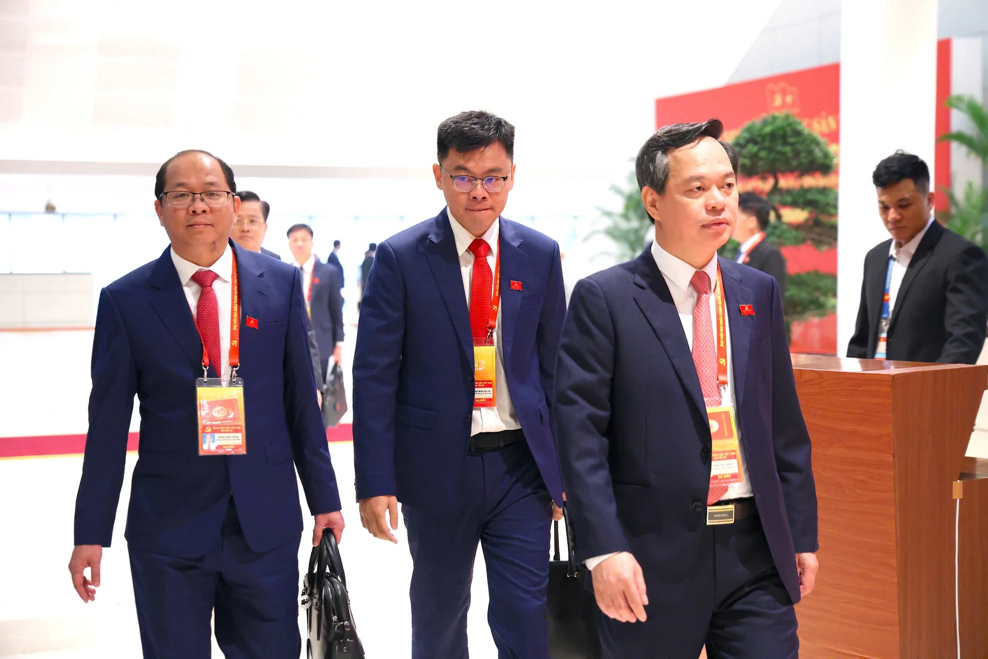 dai-bieu-vao-phien-tru-bi-dai-hoi-xiv-của-dang-le-thoa-16.jpg