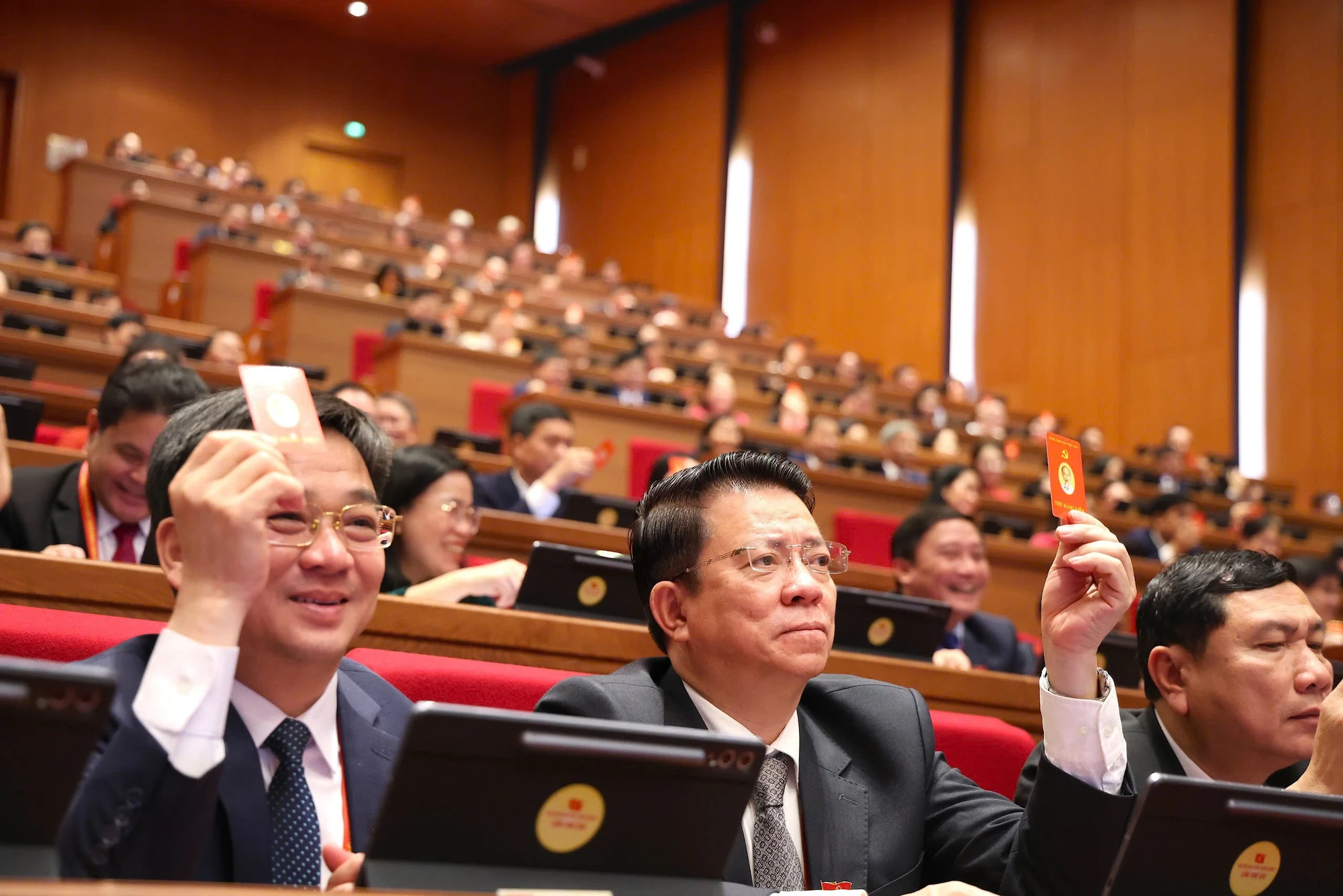 doan-dai-bieu-phien-tru-bi-bieu-quyet-le-thoa-13.jpg