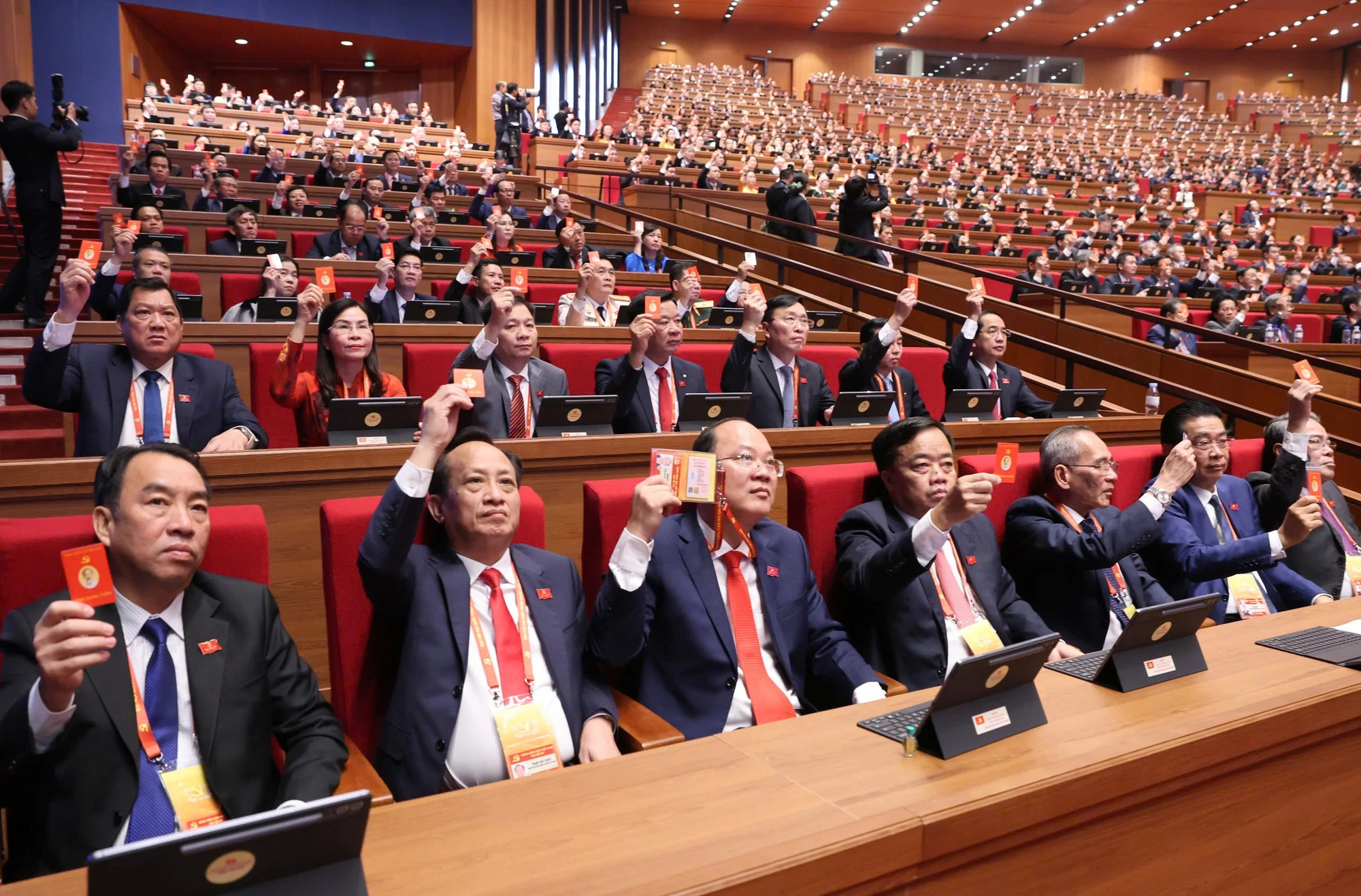 doan-dai-bieu-phien-tru-bi-bieu-quyet-quang-phuc-1.jpg