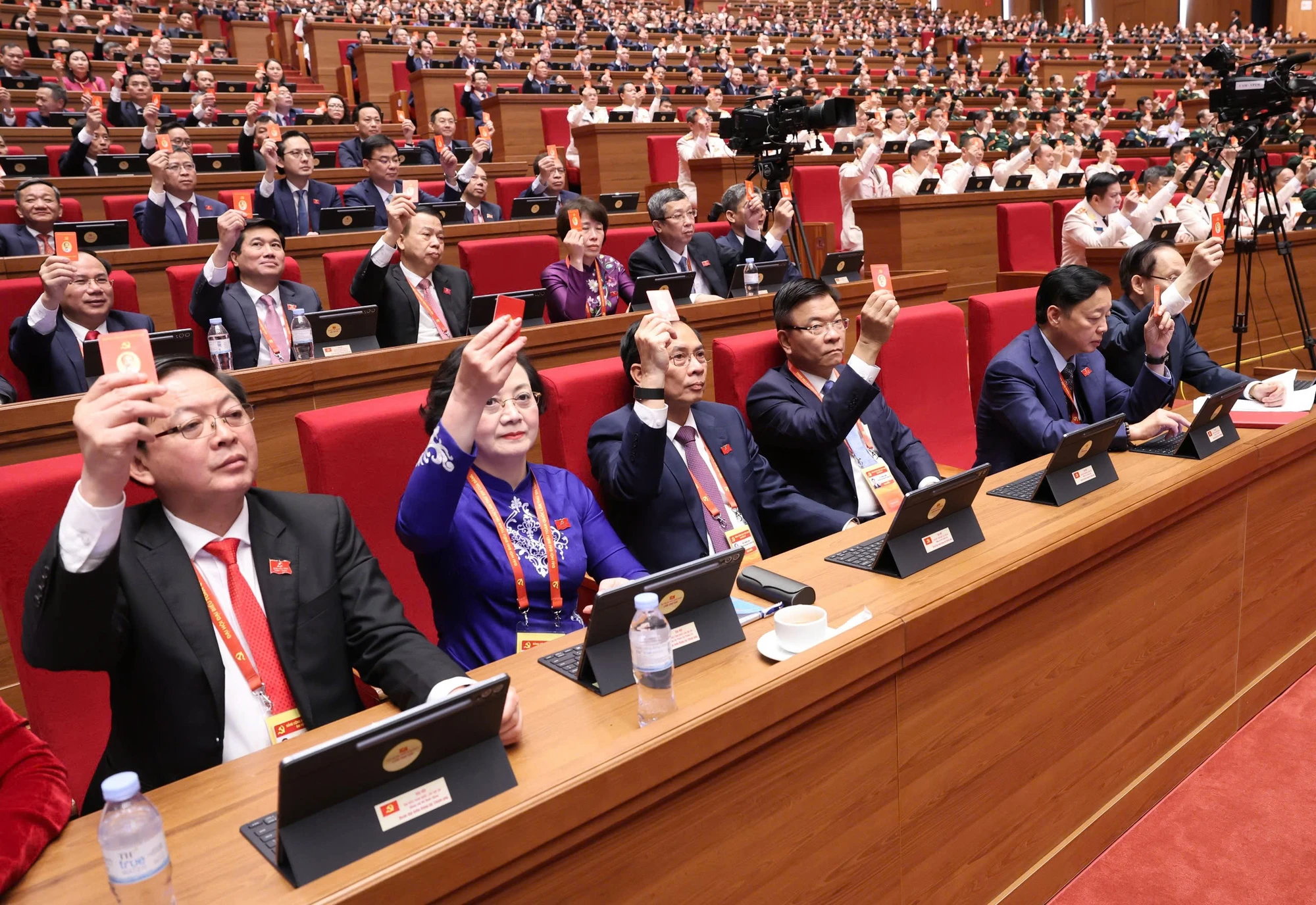doan-dai-bieu-phien-tru-bi-bieu-quyet-quang-phuc-4.jpg