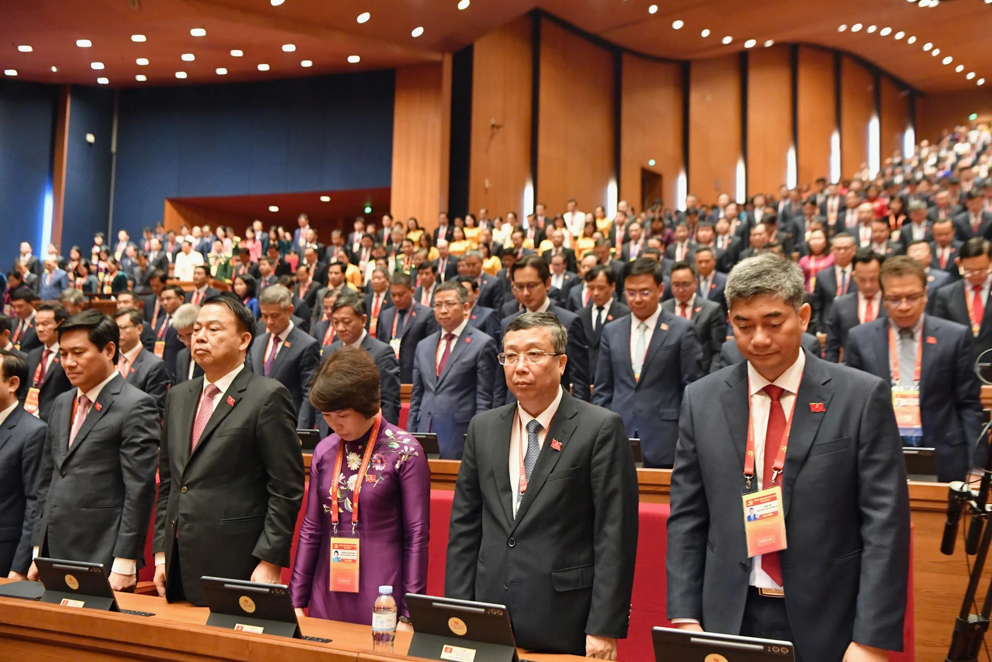 doan-dai-bieu-phien-tru-bi-tuong-nho-co-tong-bi-thu-nguyen-phu-trong-4.jpg