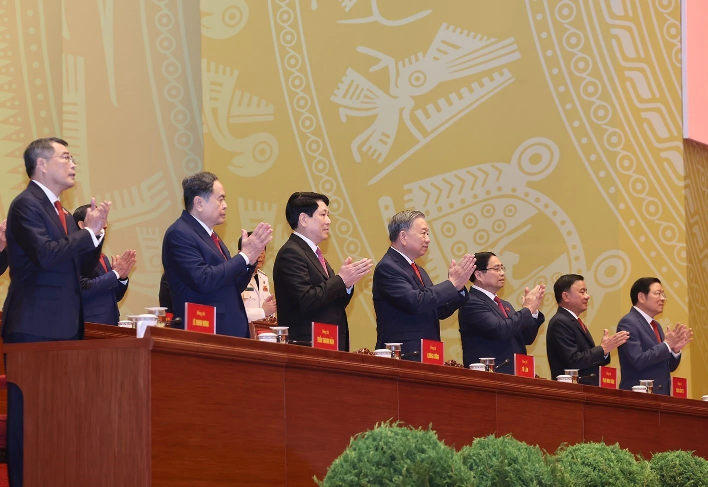 Hình ảnh lãnh đạo Đảng, Nhà nước và các đại biểu trong ngày khai mạc Đại hội XIV