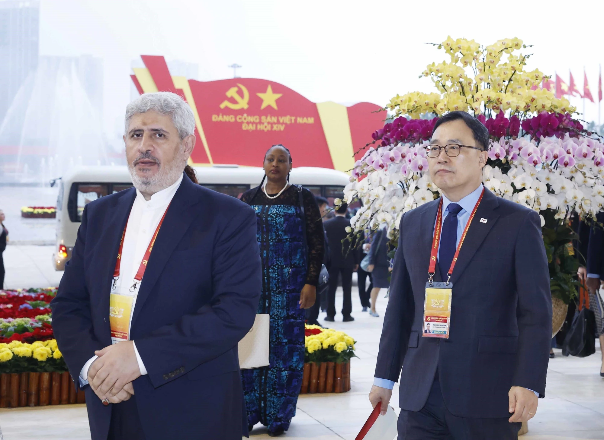 hinh-anh-lanh-dao-dang-nha-nuoc-va-cac-dai-bieu-trong-ngay-khai-mac-dai-hoi-xiv-ttxvn-1.jpg