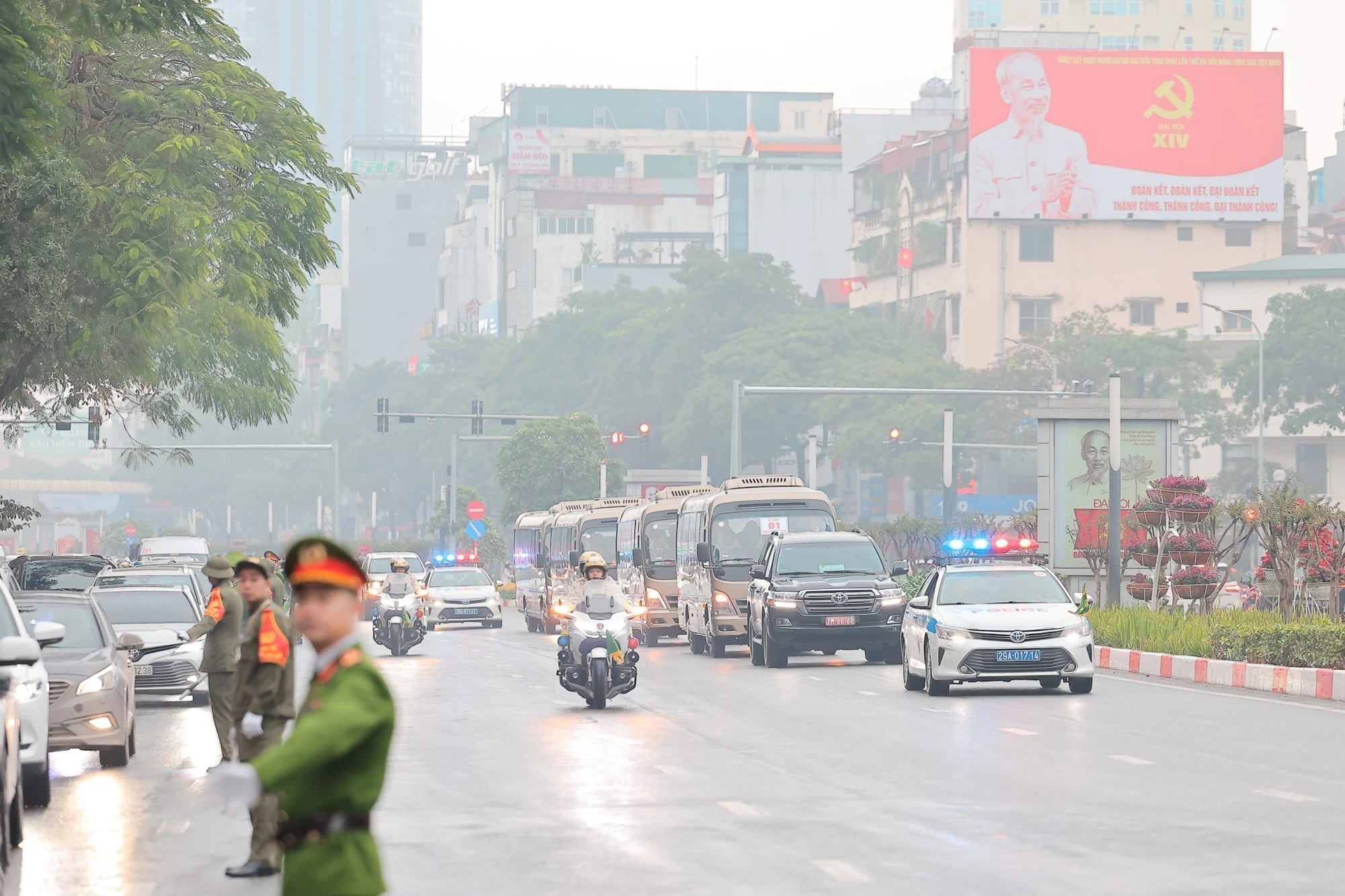 hinh-anh-lanh-dao-dang-nha-nuoc-va-cac-dai-bieu-trong-ngay-khai-mac-dai-hoi-xiv-ttxvn-11.026.jpeg