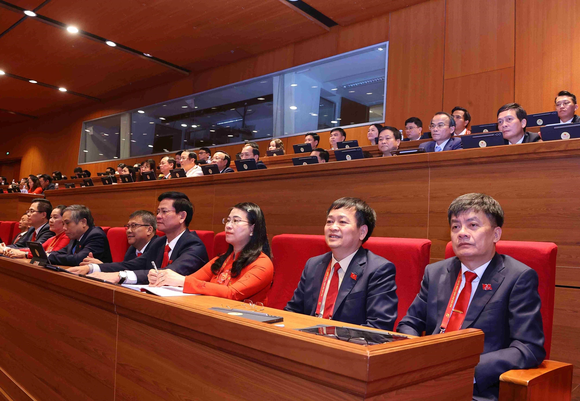 hinh-anh-lanh-dao-dang-nha-nuoc-va-cac-dai-bieu-trong-ngay-khai-mac-dai-hoi-xiv-ttxvn-32.jpg