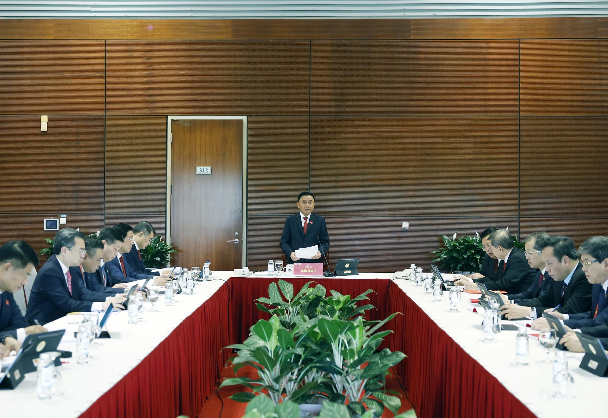 thao-luan-tai-doan-dai-hoi-xiv-ttxvn-15.jpg