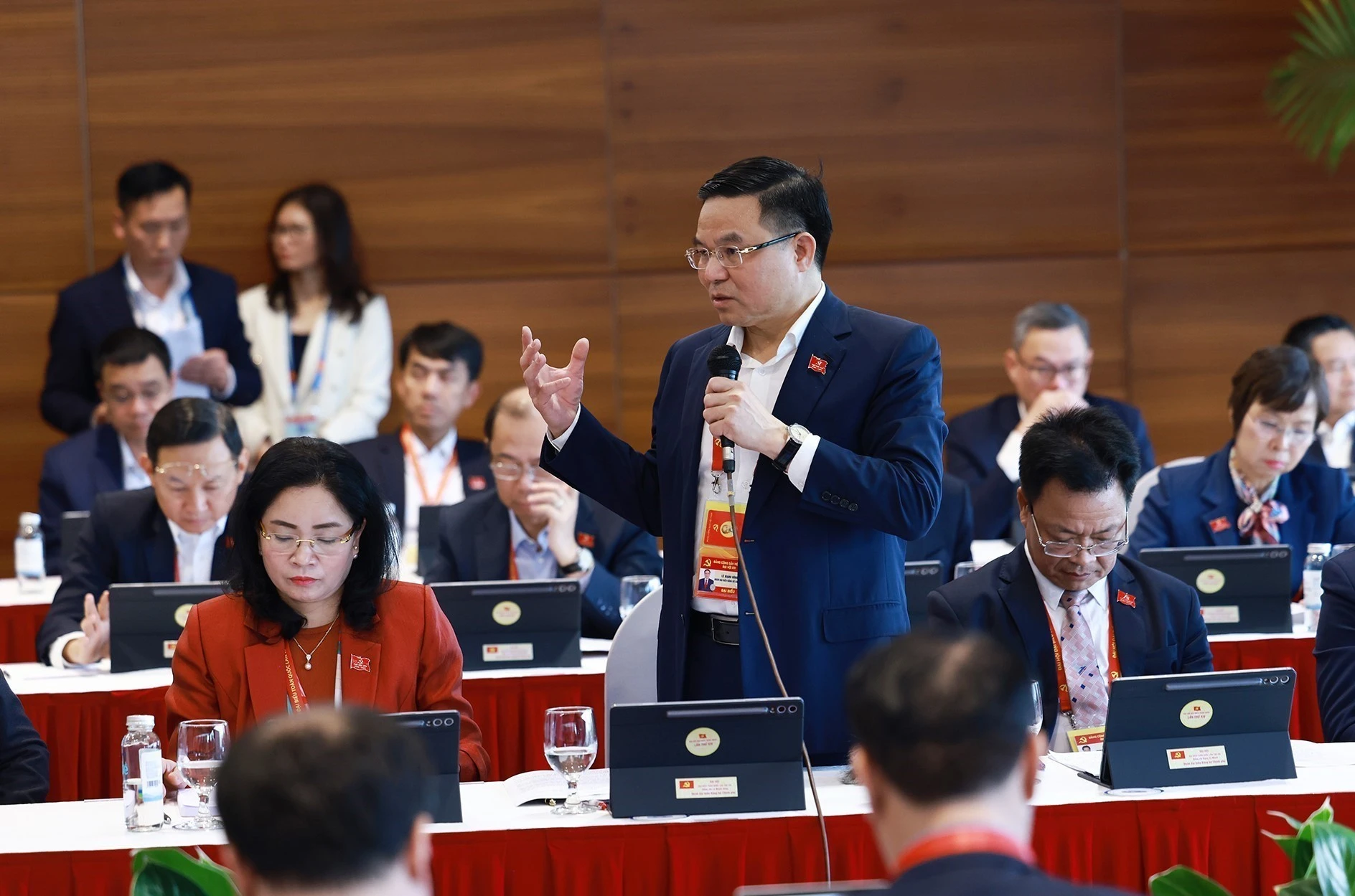 thao-luan-tai-doan-dai-hoi-xiv-ttxvn-5.jpg