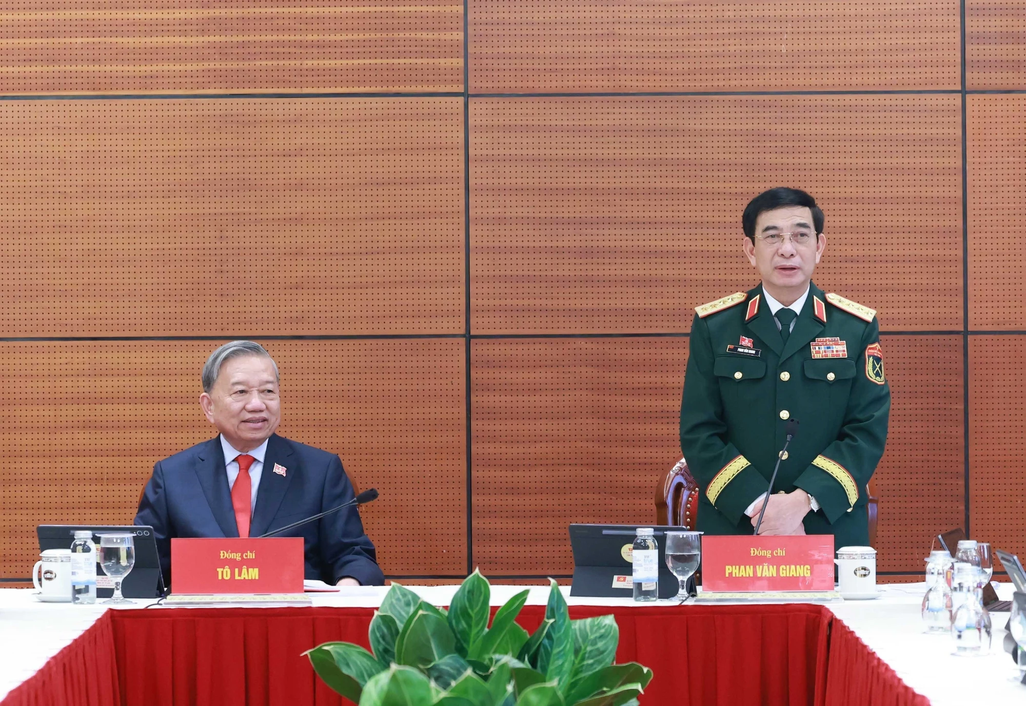 thao-luan-tai-doan-dai-hoi-xiv-ttxvn-9.jpg