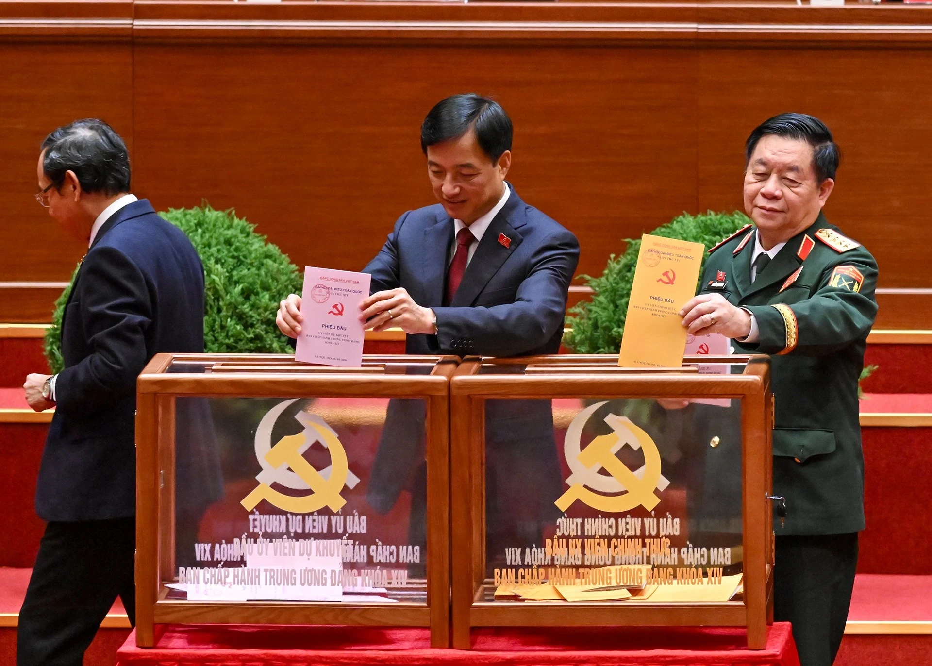 bo-phieu-bau-ban-chap-hanh-trung-uong-dang-khoa-xiv-13.jpg
