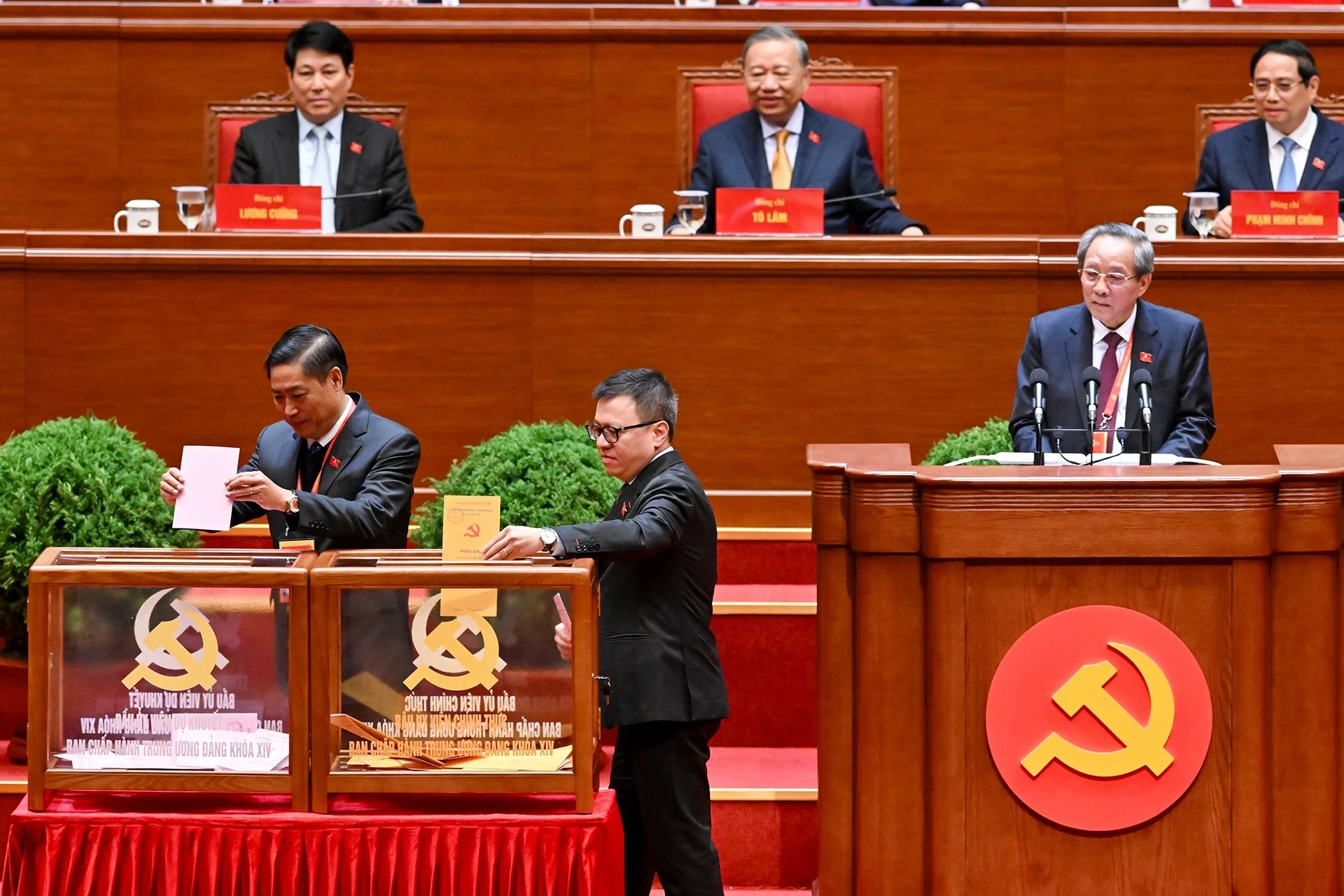bo-phieu-bau-ban-chap-hanh-trung-uong-dang-khoa-xiv-14.jpg