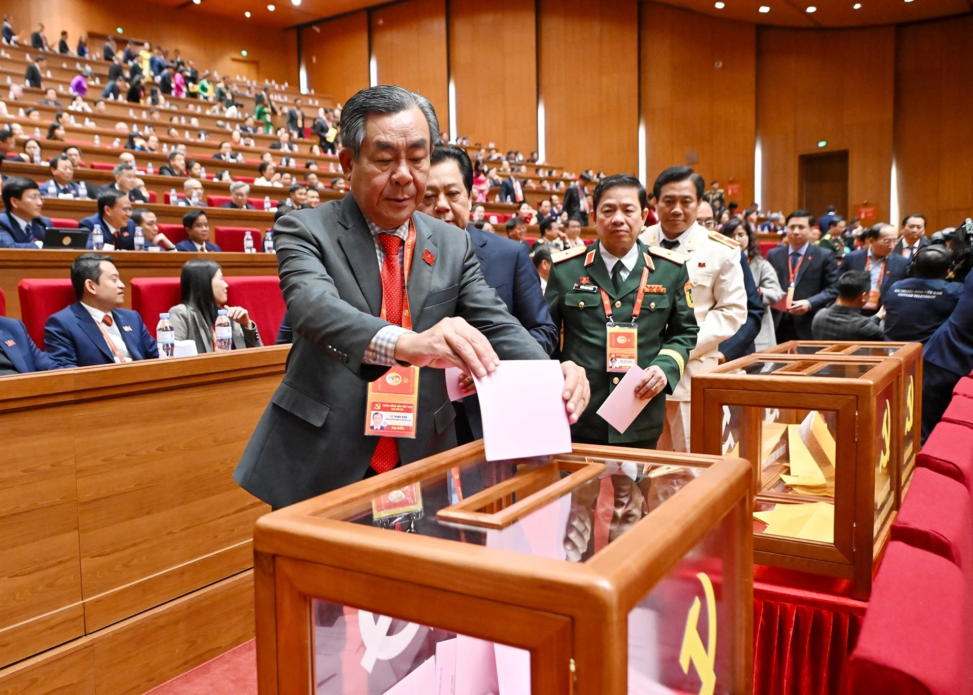 bo-phieu-bau-ban-chap-hanh-trung-uong-dang-khoa-xiv-17.jpg