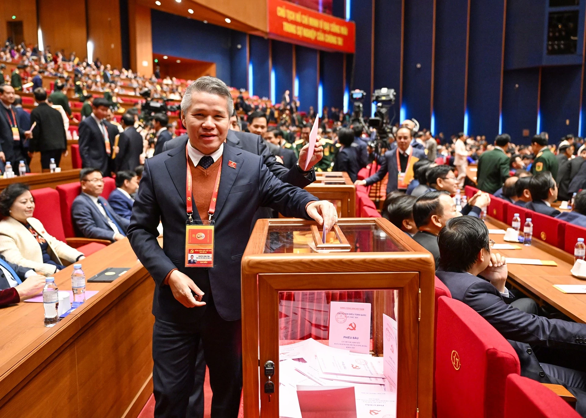 bo-phieu-bau-ban-chap-hanh-trung-uong-dang-khoa-xiv-19.jpg