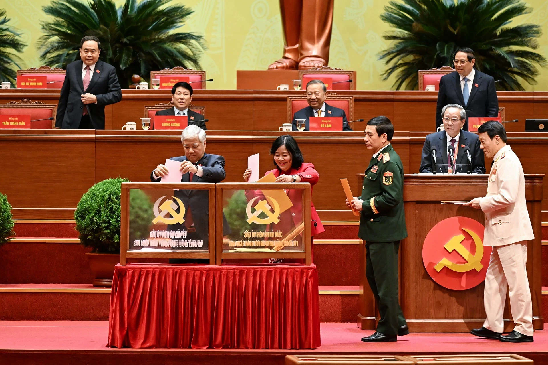 bo-phieu-bau-ban-chap-hanh-trung-uong-dang-khoa-xiv-2.jpg