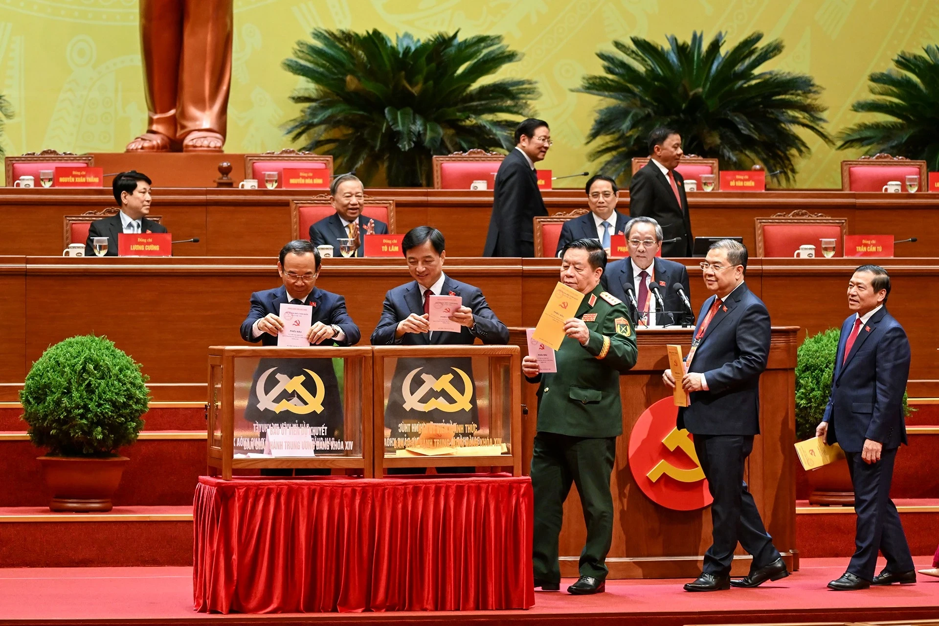 bo-phieu-bau-ban-chap-hanh-trung-uong-dang-khoa-xiv-3.jpg