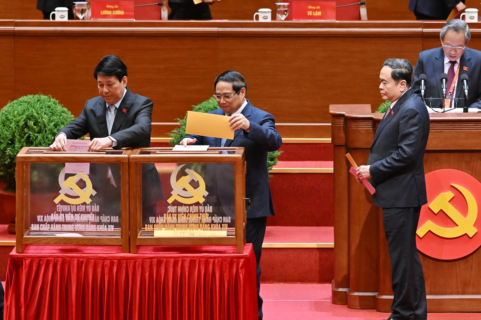bo-phieu-bau-ban-chap-hanh-trung-uong-dang-khoa-xiv-7.jpg