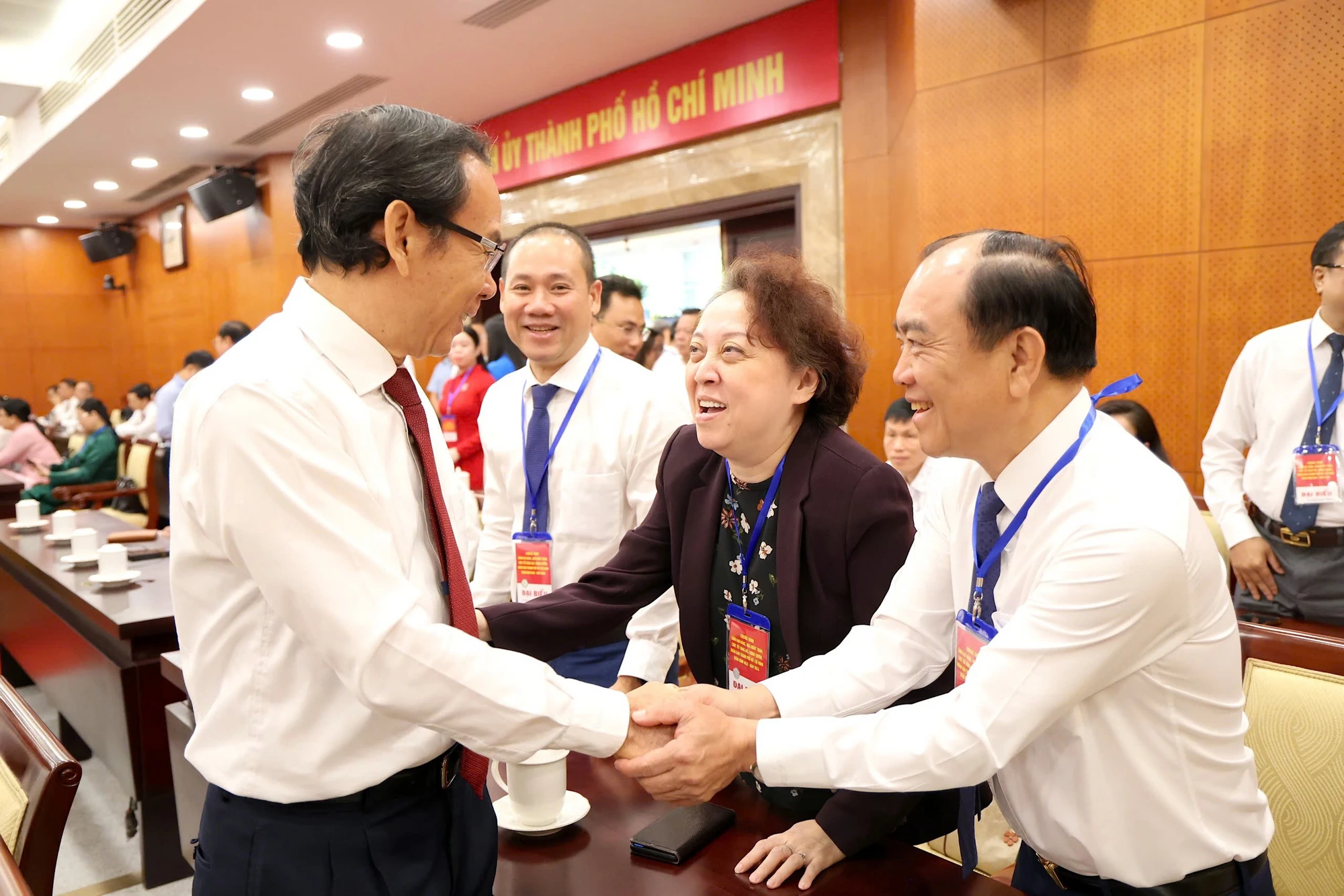 nguyen-van-nen-le-thoa.jpg