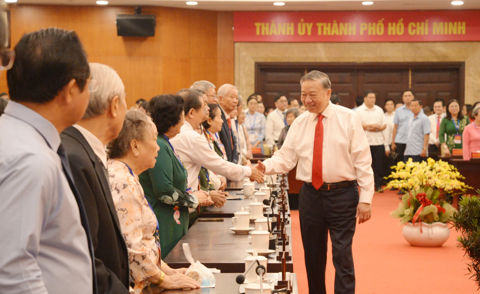 tong-bi-thu-to-lam-lam-viec-voi-tp.hcm-le-thoa-10.JPG