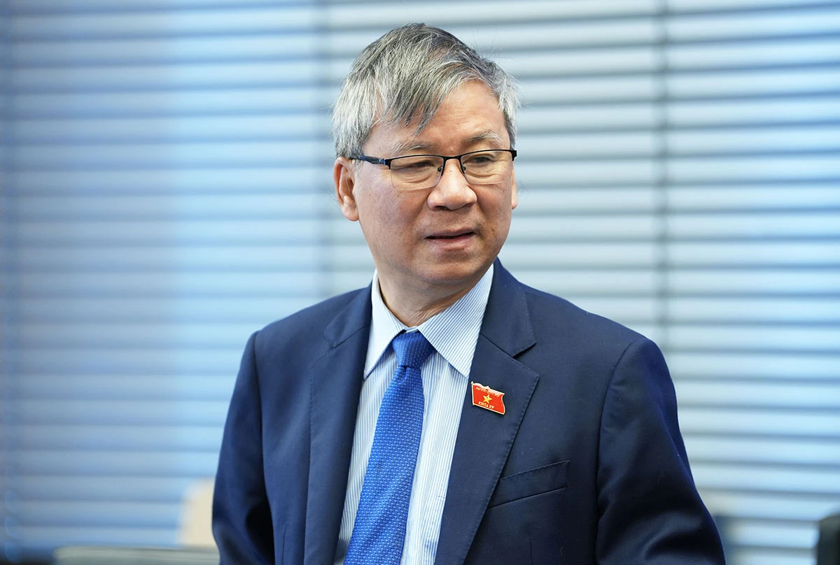 nguyen-anh-tri-7981-991.jpg