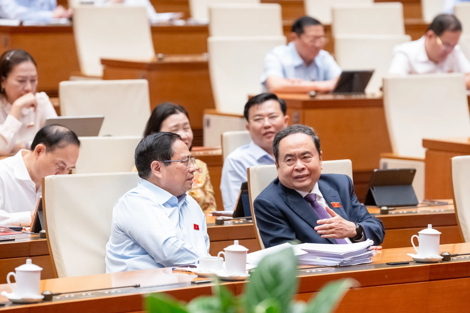 chu-tich-quoc-hoi-tran-thanh-man-thu-tuong-pham-minh-chinh.jpg