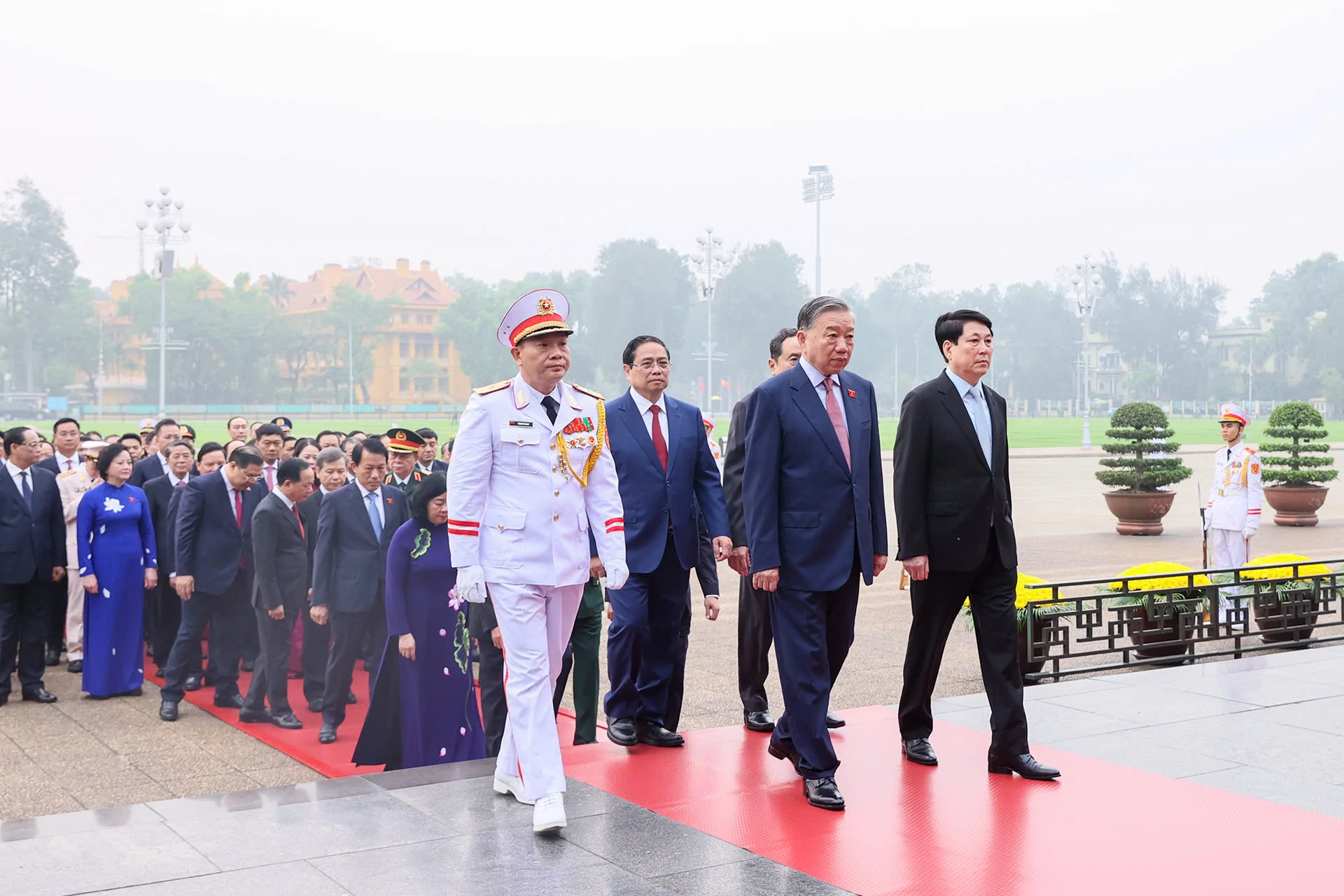 khai-mac-ky-hop-thu-nhat-quoc-hoi-khoa-xvi-10.jpg