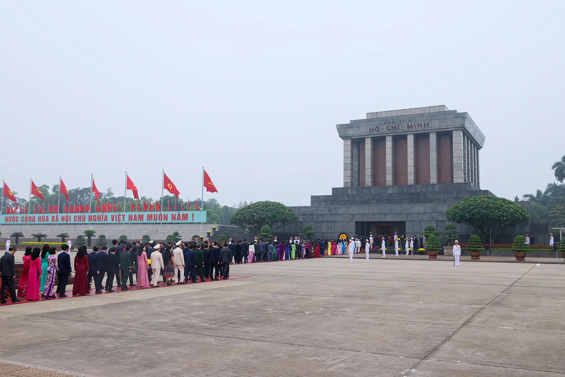 khai-mac-ky-hop-thu-nhat-quoc-hoi-khoa-xvi-13.jpg