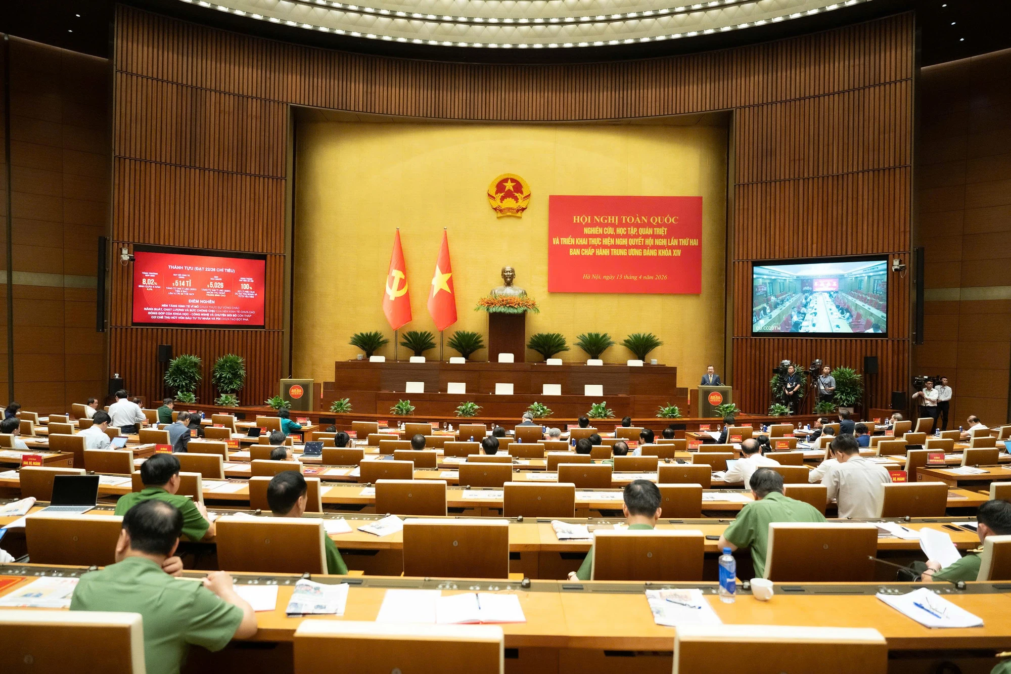 quang-canh-hoi-nghi.jpg