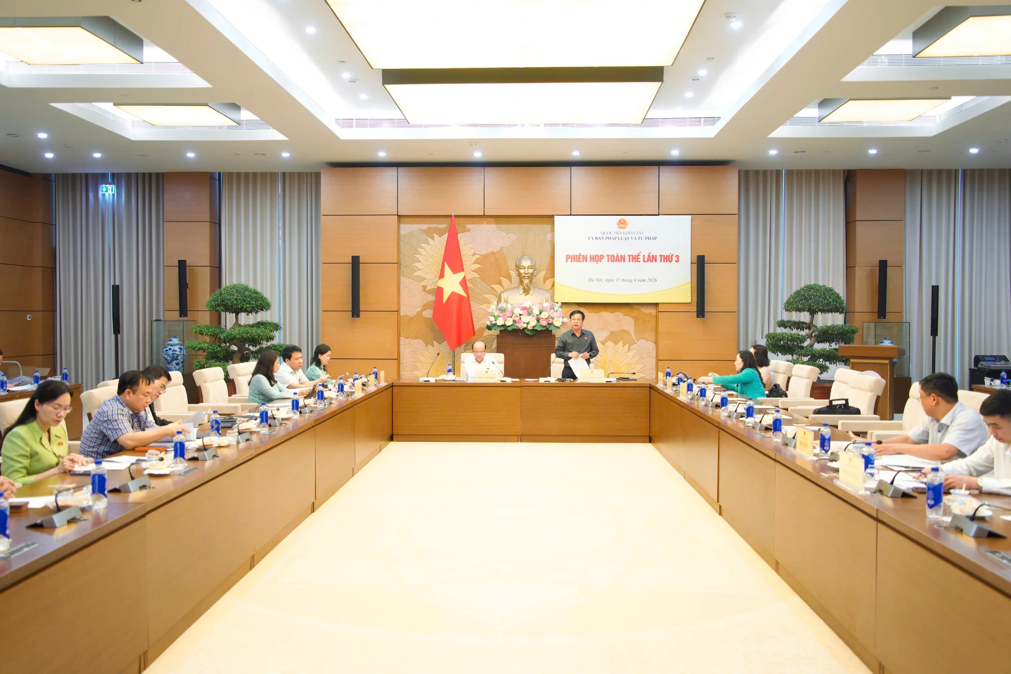 PHIEN-THAM-TRA-LUAT-CUA-UBPLTP.jpg