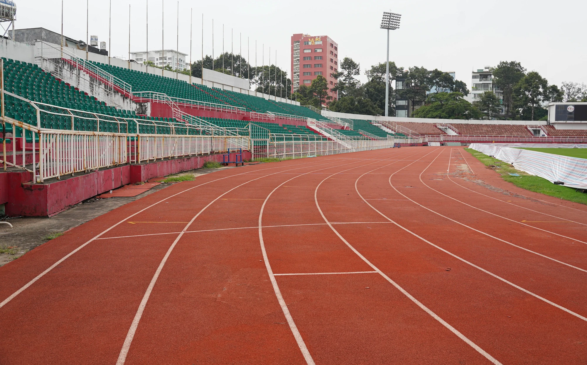 San-van-dong-thong-nhat (4).jpg