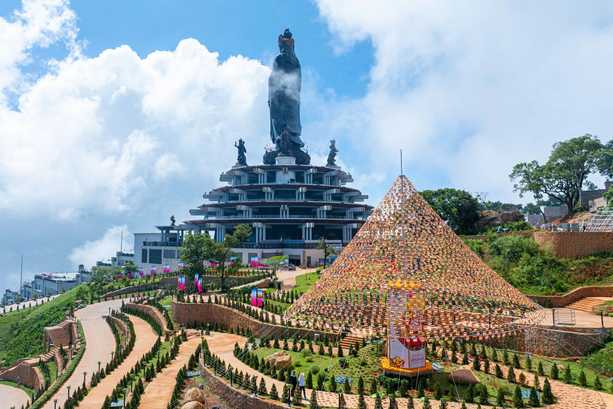 vesak-nui-ba-den.jpg
