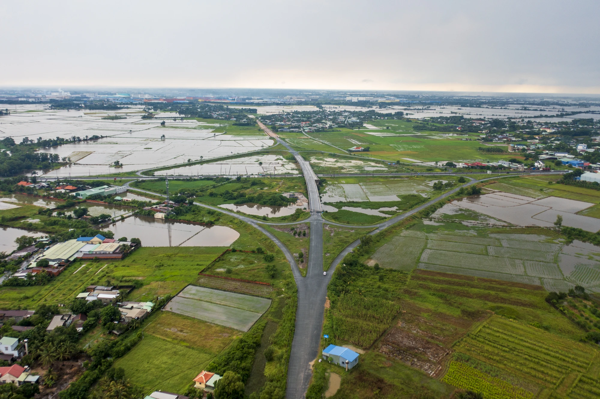 đường hồ chí minh-3.jpg