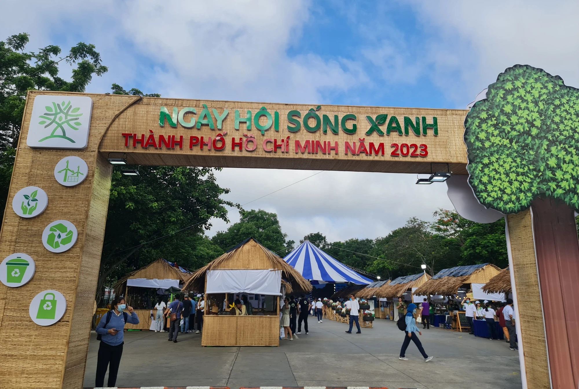 Ngày hội Sống xanh năm 2023 diễn ra trong hai ngày 3-6 đến 4-6. Ảnh: NC Ngày hội Sống xanh năm 2023 diễn ra trong hai ngày 3-6 đến 4-6. Ảnh: NC