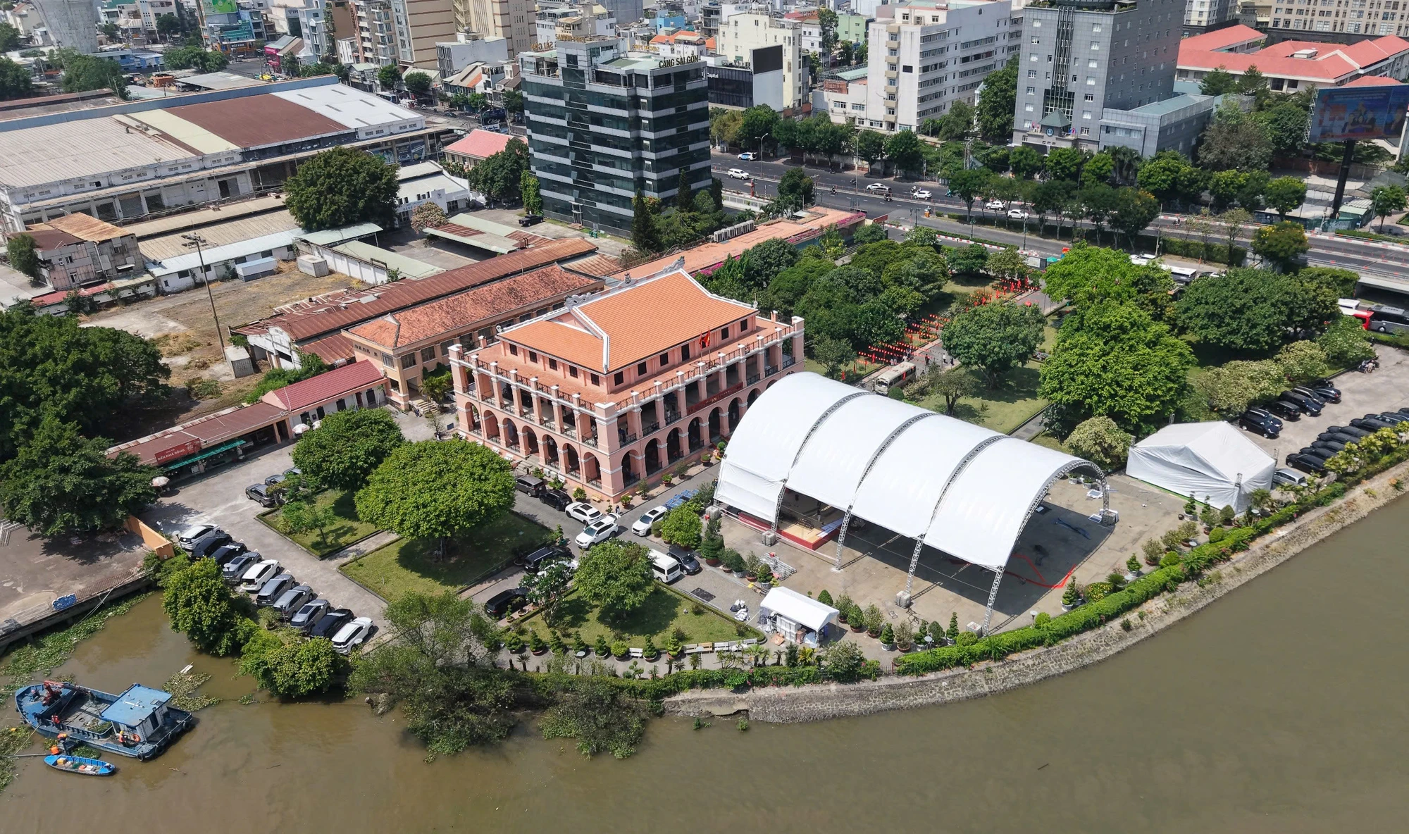 Bảo tàng Hồ Chí Minh - Chi nhánh TP.HCM đang được TP.HCM chỉnh trang, góp phần bảo tồn và phát huy giá trị lịch sử, kiến trúc và nghệ thuật công trình. Ảnh: THUẬN VĂN bến nhà rồng 1.jpg