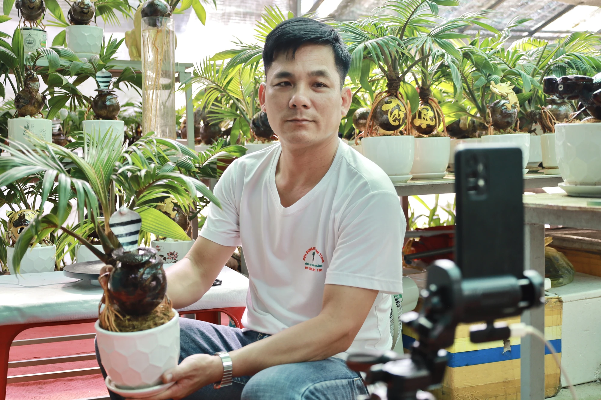 IMG_0522trinh-lang-dua-bonsai-ran-ngam-ngoc-doc-dao-cho-dip-tet-at-ty-2025-post0.html.jpg