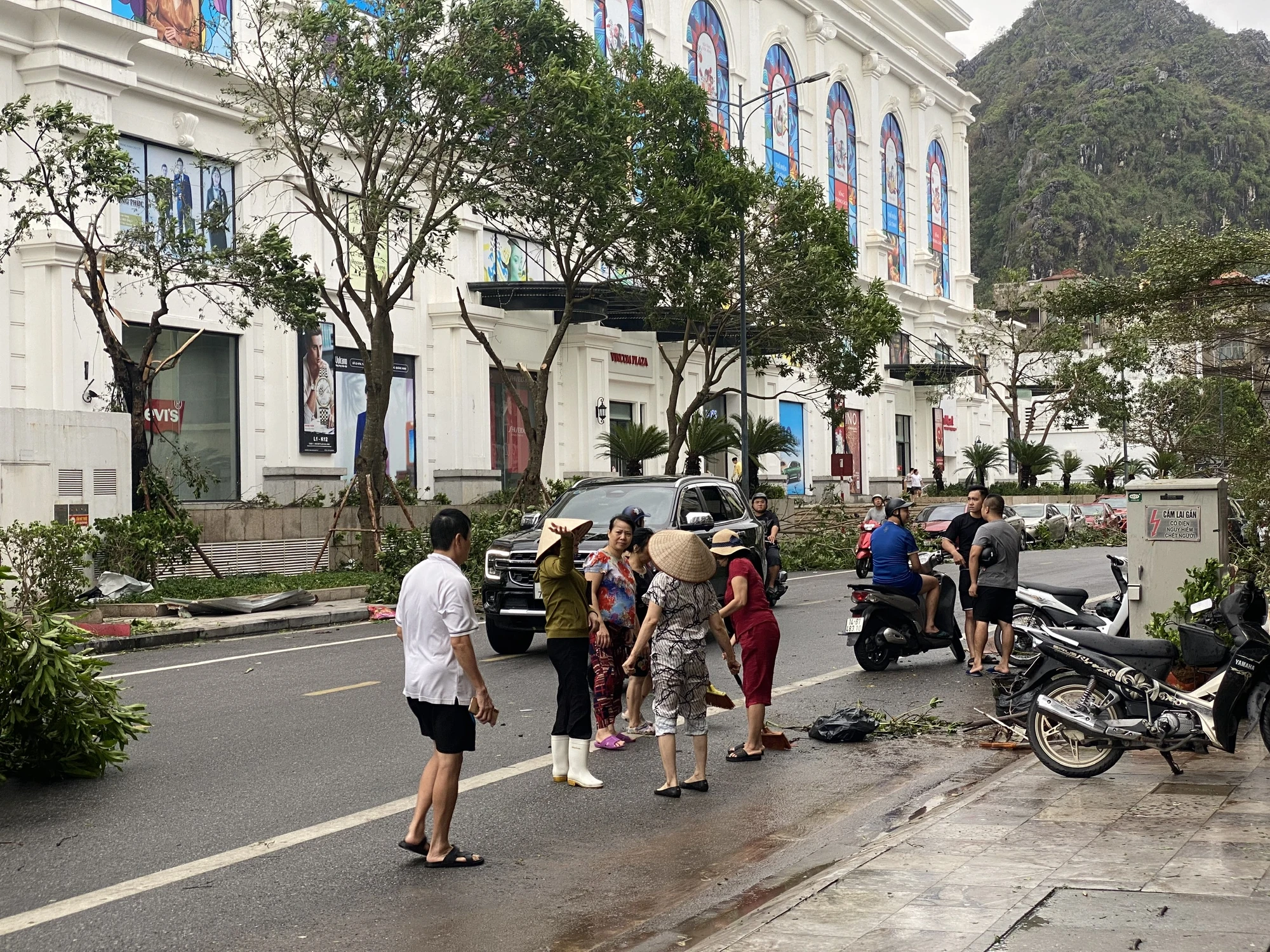 Hạ Long sau bão số 3 1.jpg
