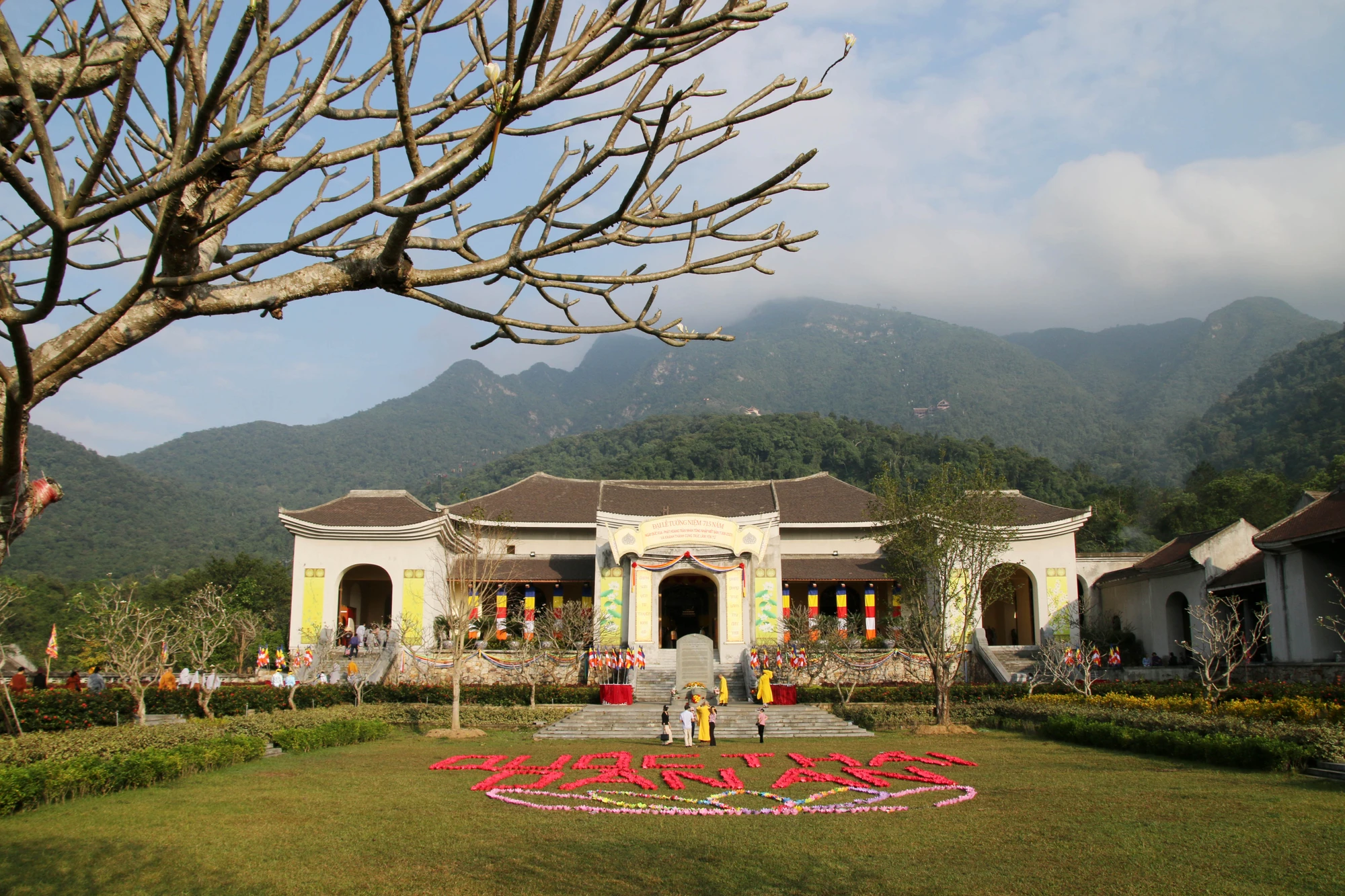 dai-le-tuong-niem-715-nam-phat-hoang-tran-nhan-tong-nhap-niet-ban-va-khanh-thanh-cung-truc-lam-yen-tu-250-ty-dong-12.JPG