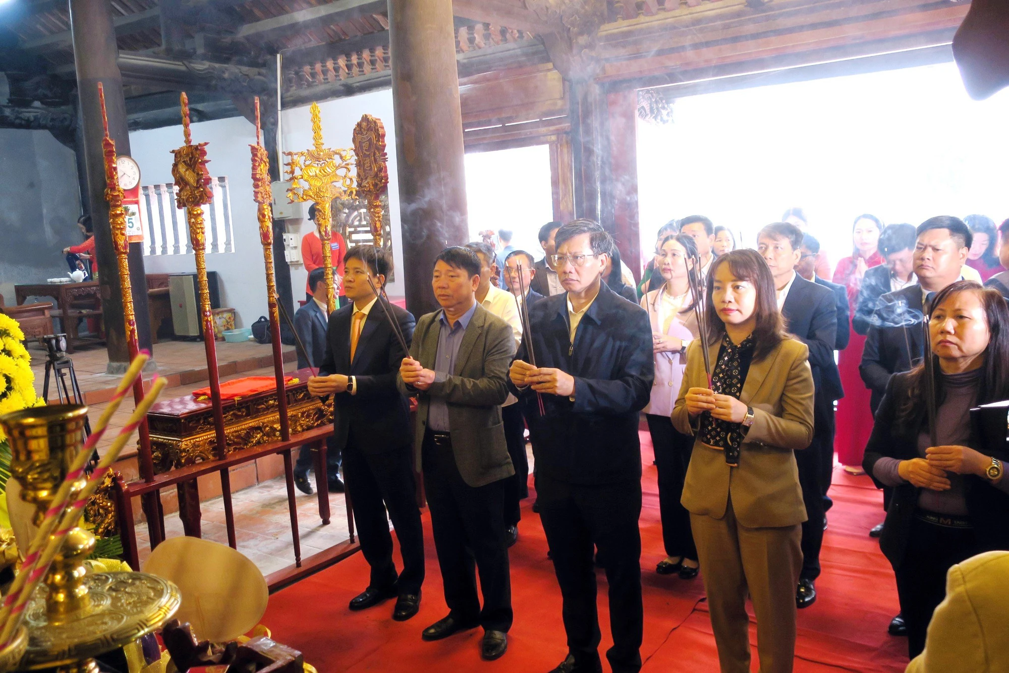 ron-rang-le-hoi-vat-gan-700-nam-tuoi-o-hai-phong-1.jpg