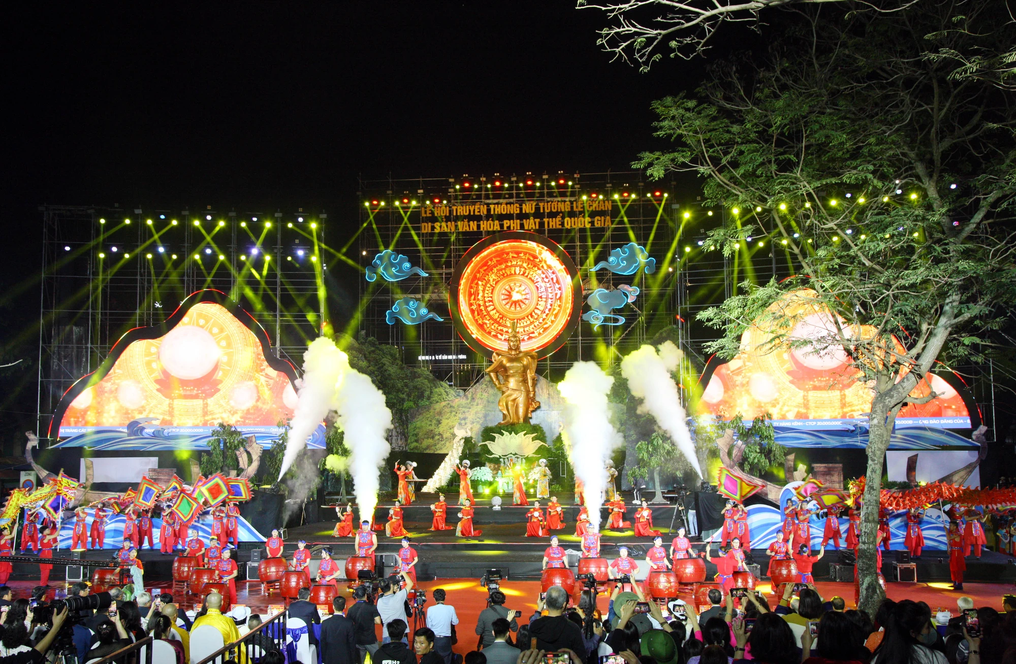 hai-phong-hang-nghin-nguoi-du-khai-mac-le-hoi-truyen-thong-nu-tuong-le-chan-8.JPG