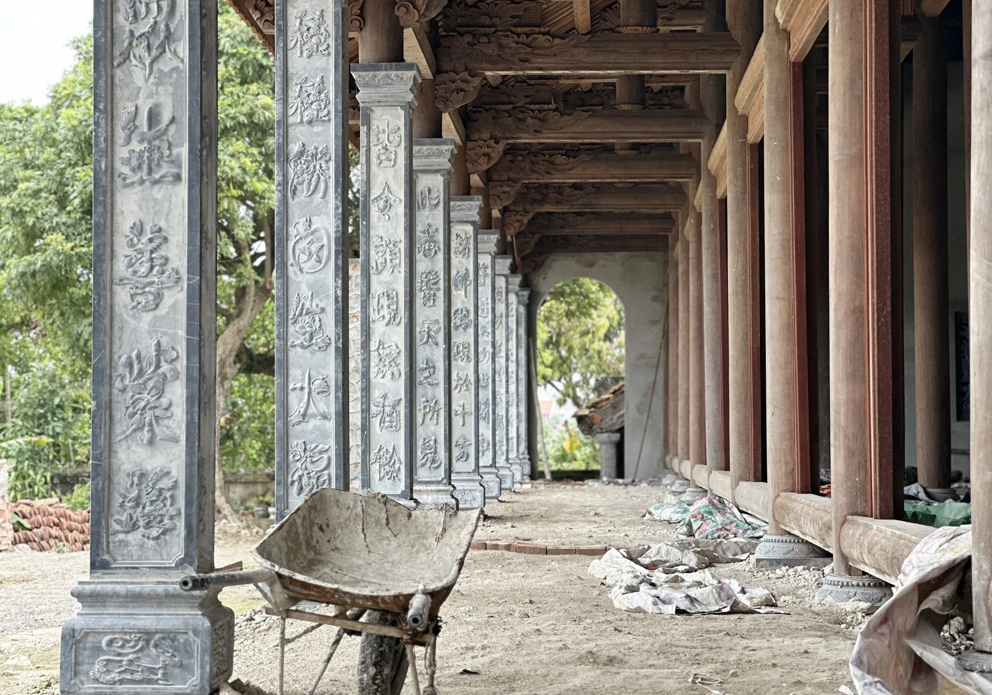 Người dân địa phương mong mỏi TP và cơ quan chức năng có thẩm quyền liên quan sớm phê duyệt để chủ đầu tiếp tục tiến hành và hoàn thành công việc tu bổ, tôn tạo chùa Trà Phương, qua đó đáp ứng nhu cầu văn hóa, tâm linh