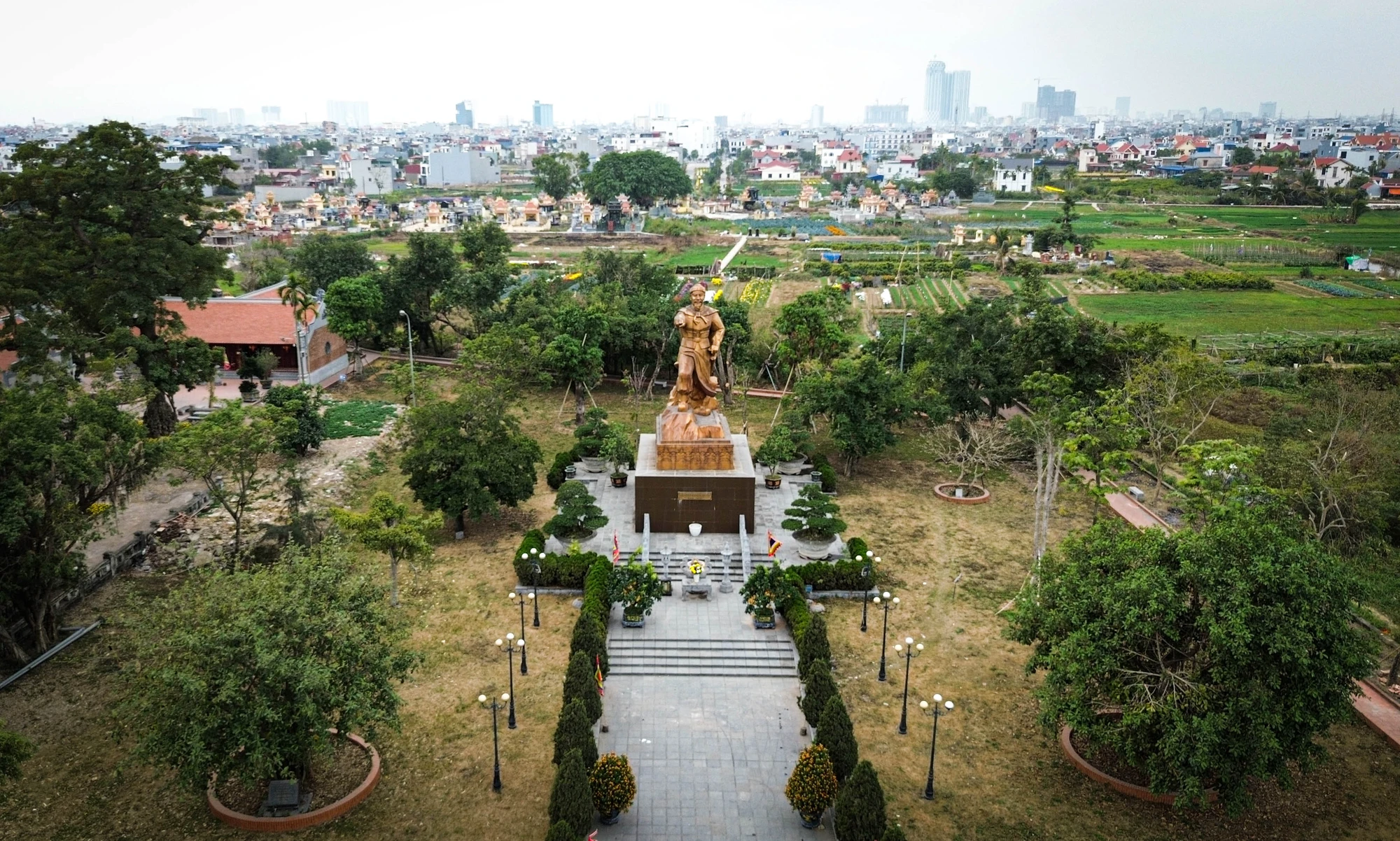 nhung-di-vat-co-vat-dac-biet-trong-cum-di-tich-lich-su-tu-luong-xam-can-cu-ban-doanh-ngo-quyen-nam-938-13.jpg