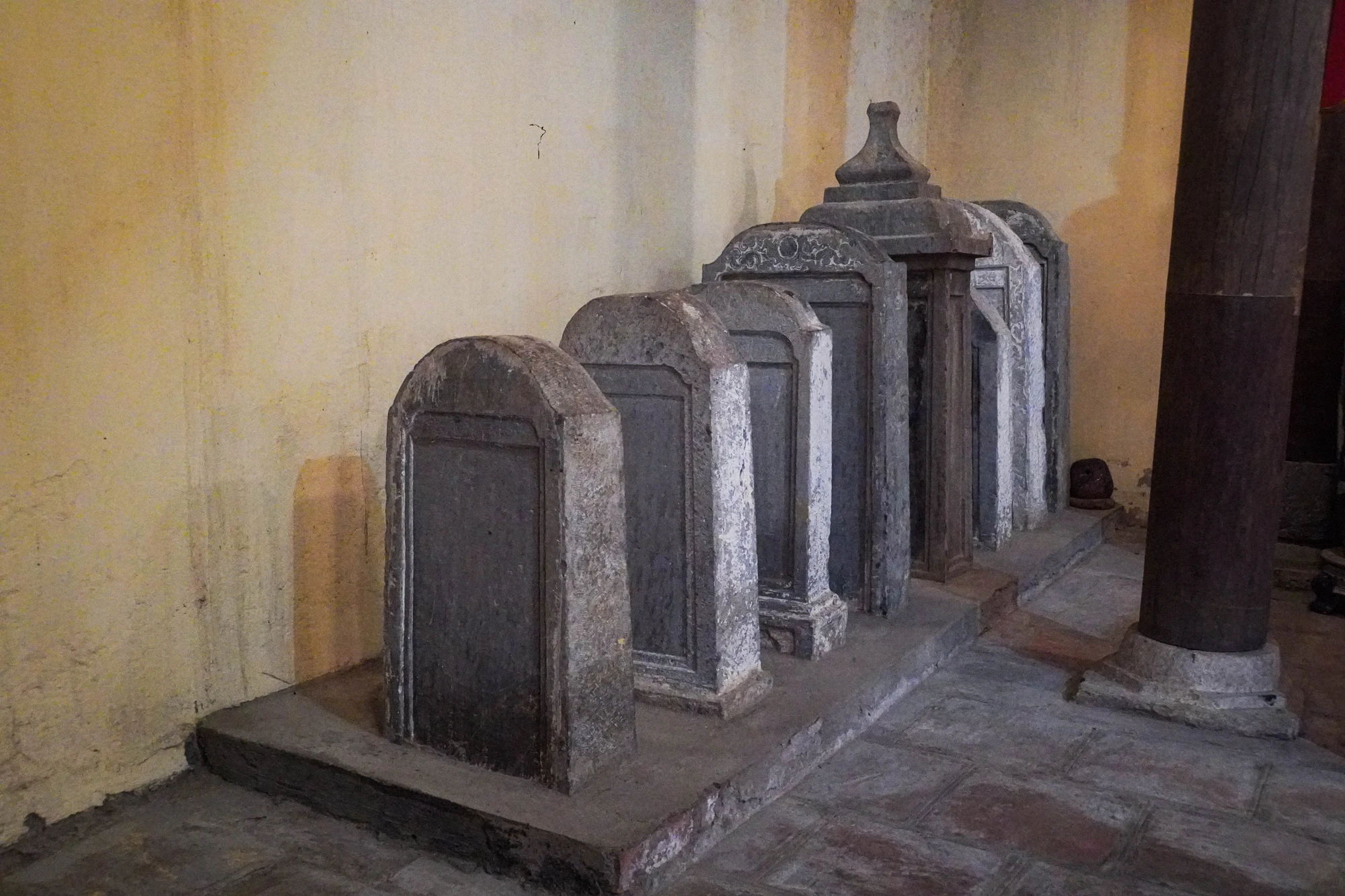 nhung-di-vat-co-vat-dac-biet-trong-cum-di-tich-lich-su-tu-luong-xam-can-cu-ban-doanh-ngo-quyen-nam-938-3.jpg