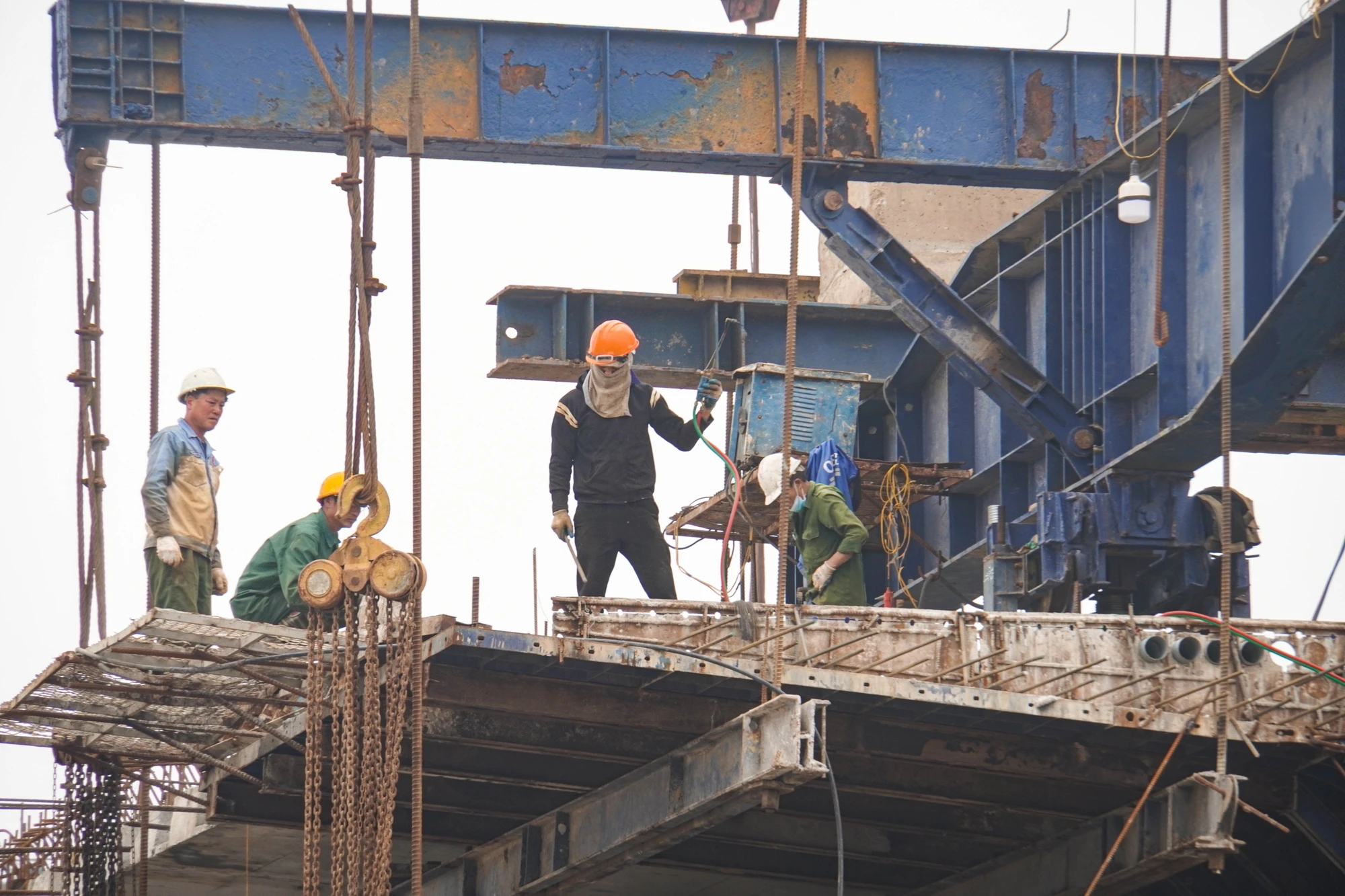 Trong đó, theo báo cáo của Ban quản lý dự án đầu tư xây dựng các công trình giao thông và nông thôn Hải Phòng, đến nay, gói thầu số 19 là xây dựng cầu Tiên Thanh và đường nối đến quốc lộ 10 đạt 72% tiến độ dự án.