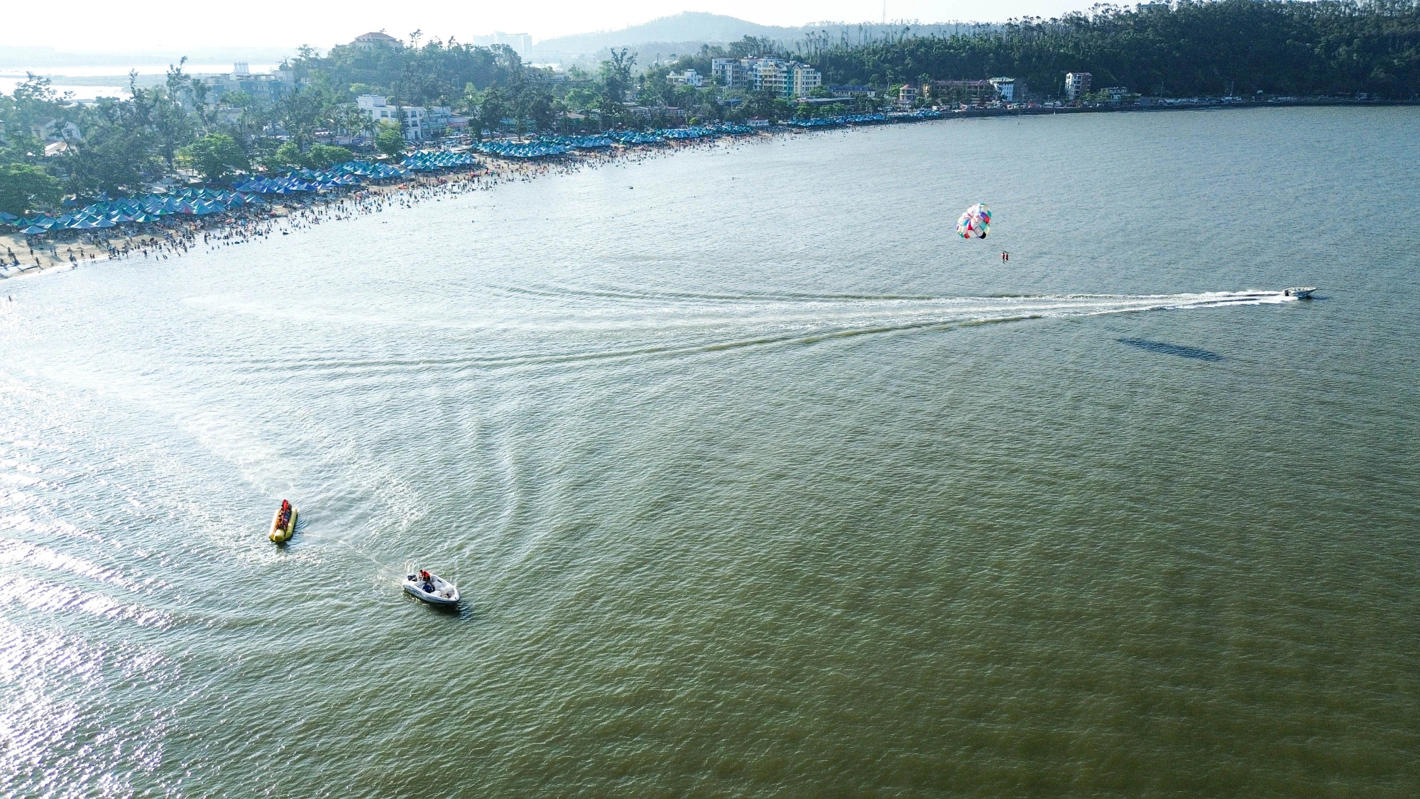 hai-phong-bien-do-son-dong-nghet-nguoi-3-ngay-nghi-le-don-36-van-luot-khach-5.JPG